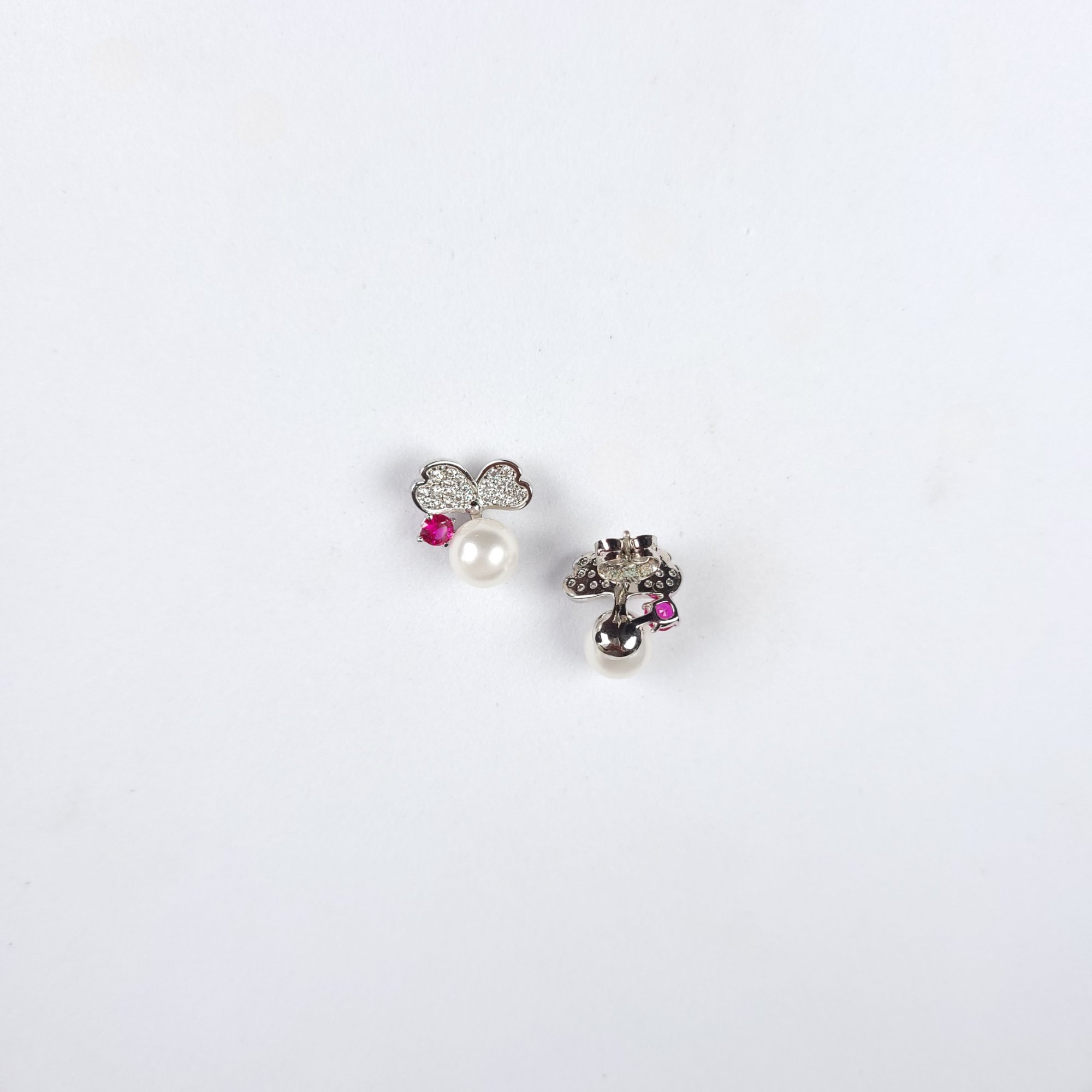 Bee Heart Dainty Earrings