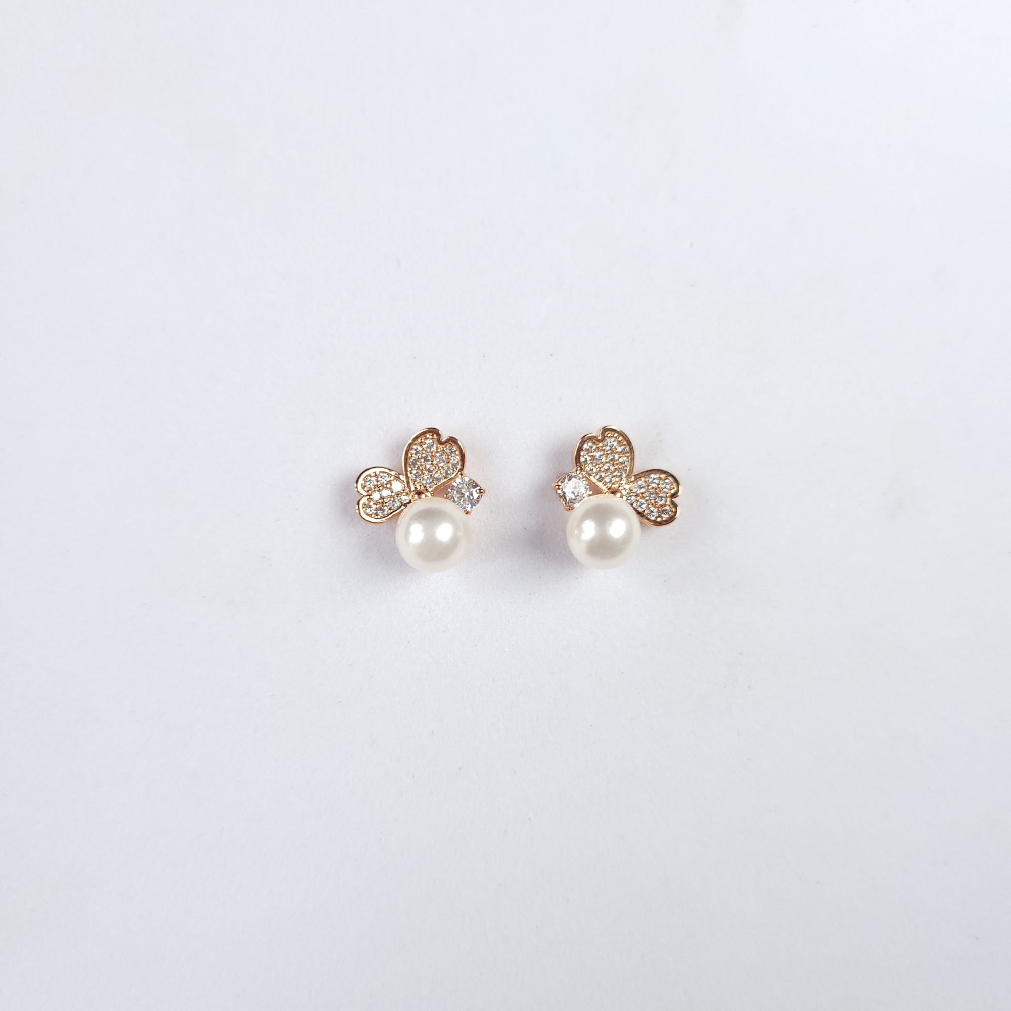 Bee Heart Dainty Earrings