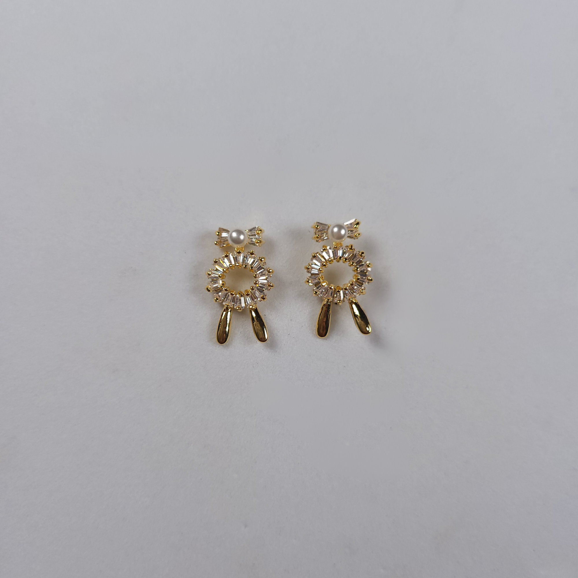 Pearls Of Korea Bunny Ears Classic Earrings