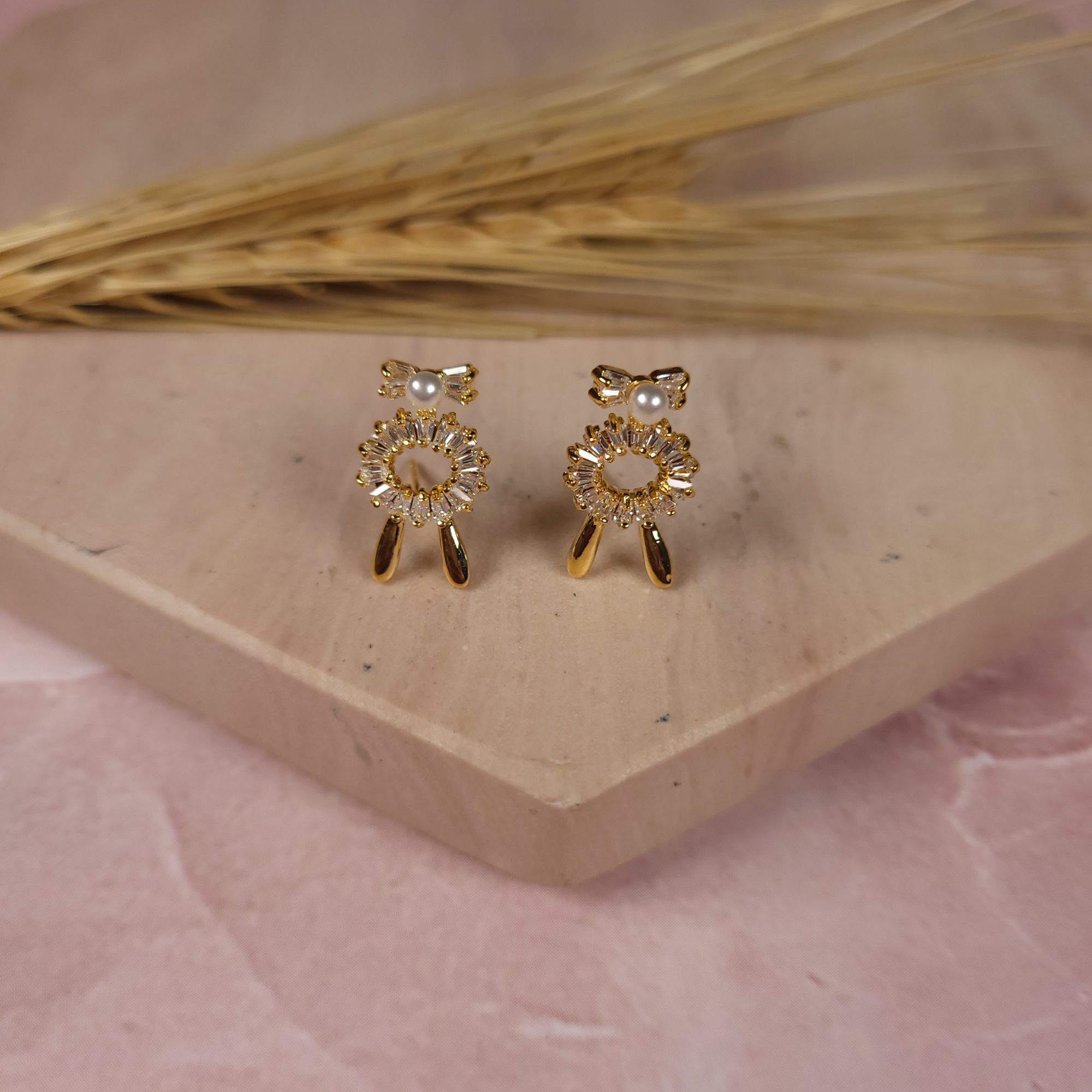 Pearls Of Korea Bunny Ears Classic Earrings