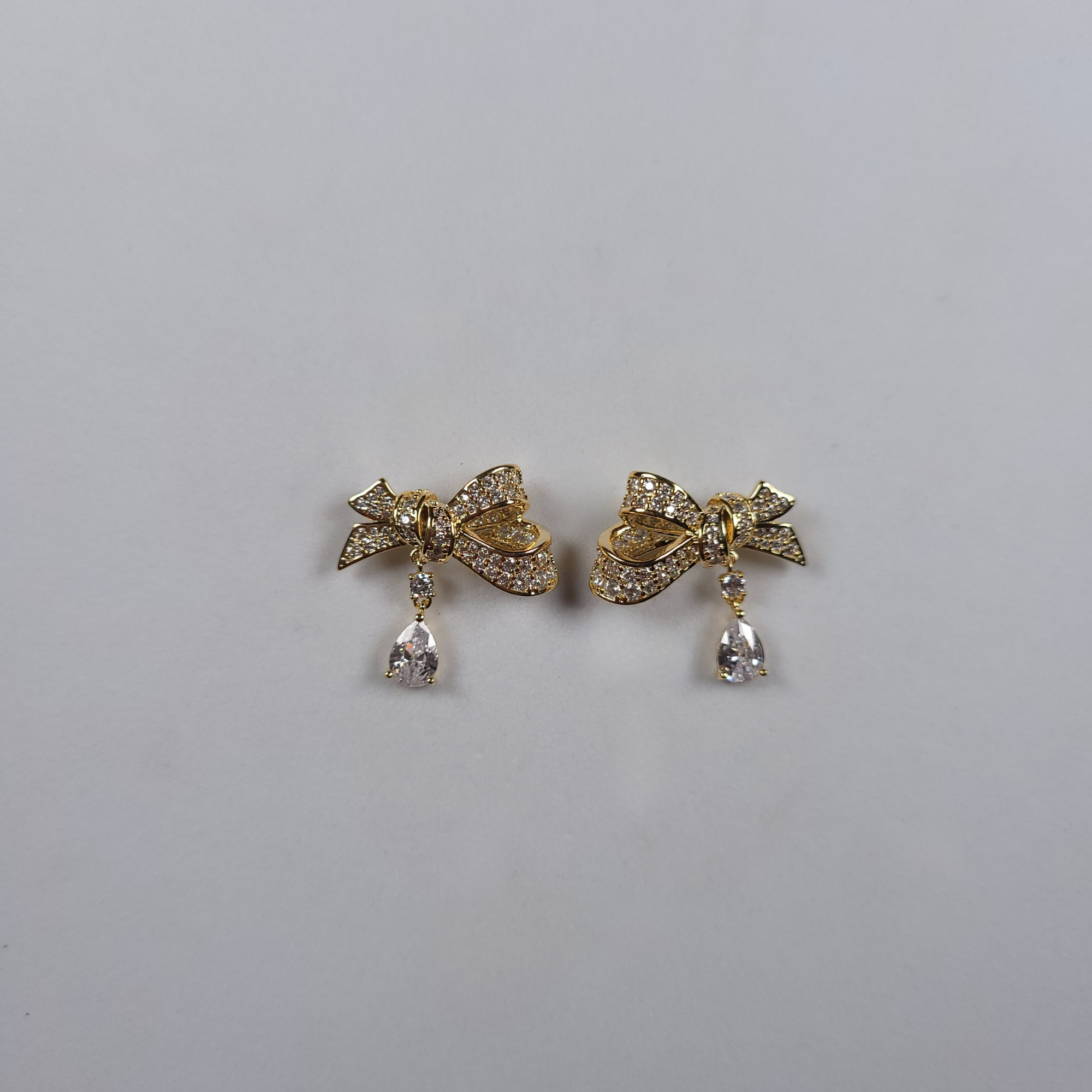 Chic Bow Classic Earrings