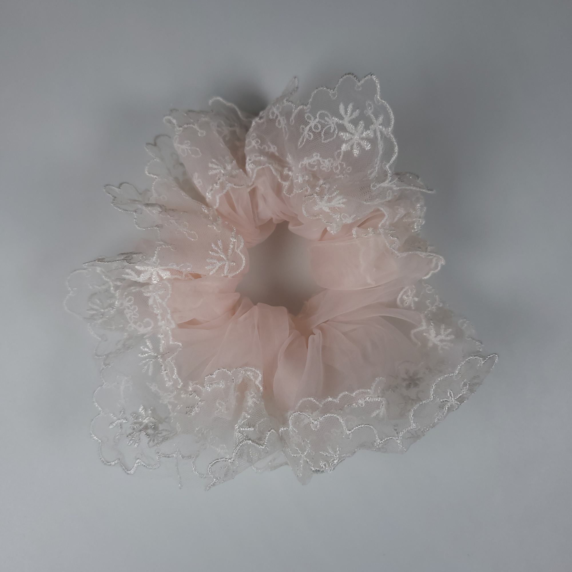 Chic Lace Scrunchie Pink 