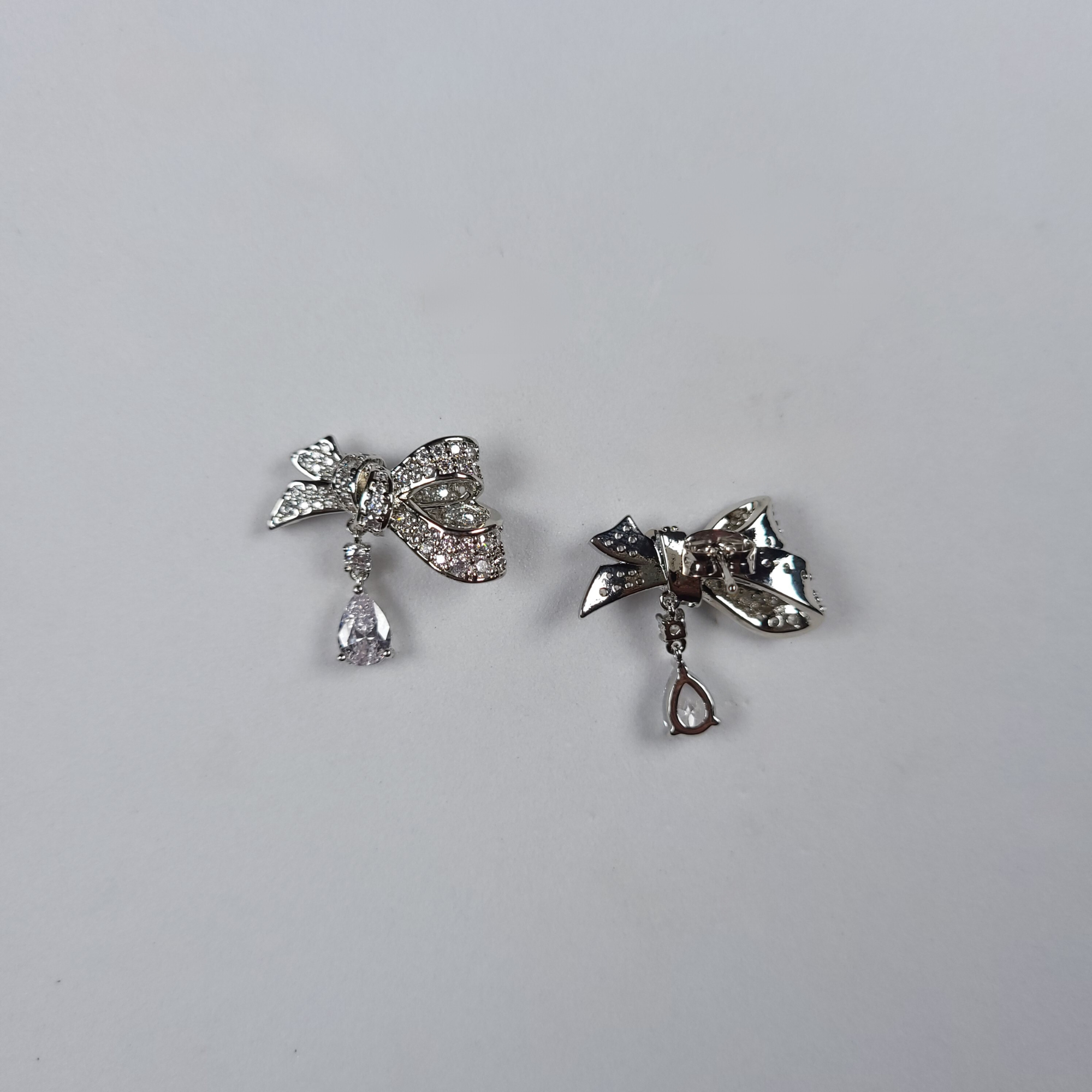 Pearls Of Korea Chic Bow Classic Earrings