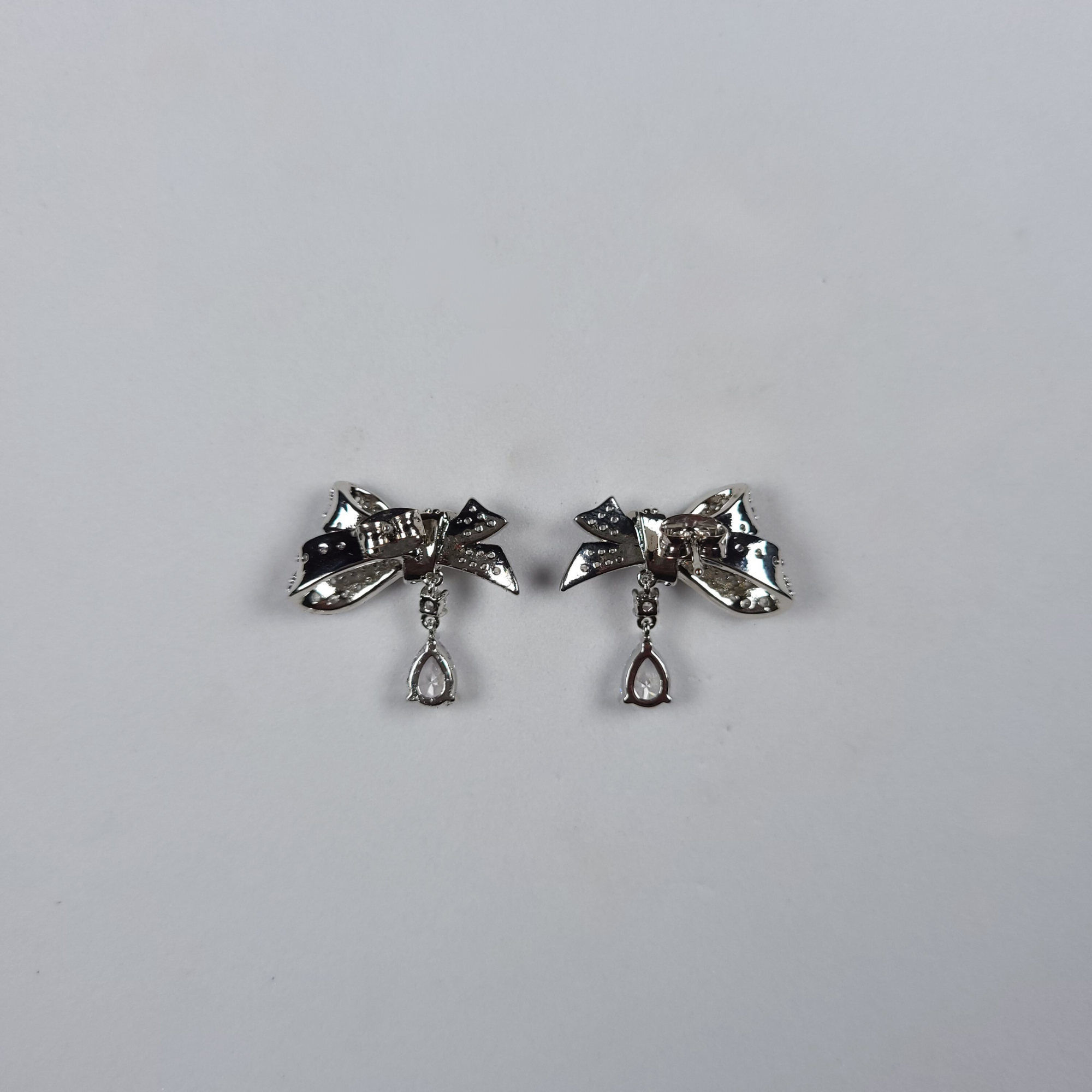 Pearls Of Korea Chic Bow Classic Earrings