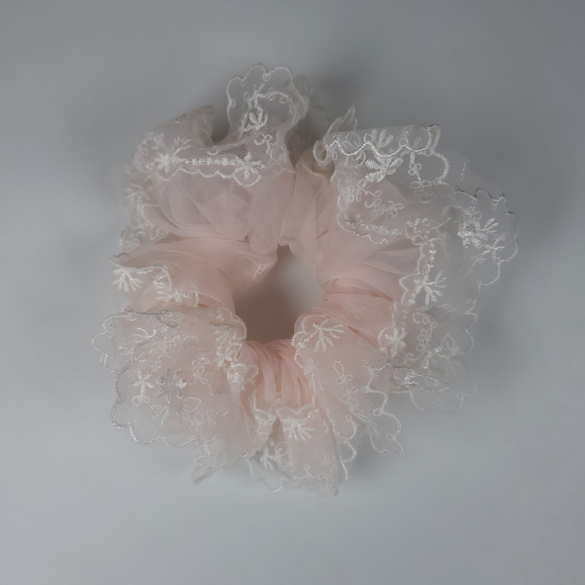 Chic Lace Scrunchie Pink 