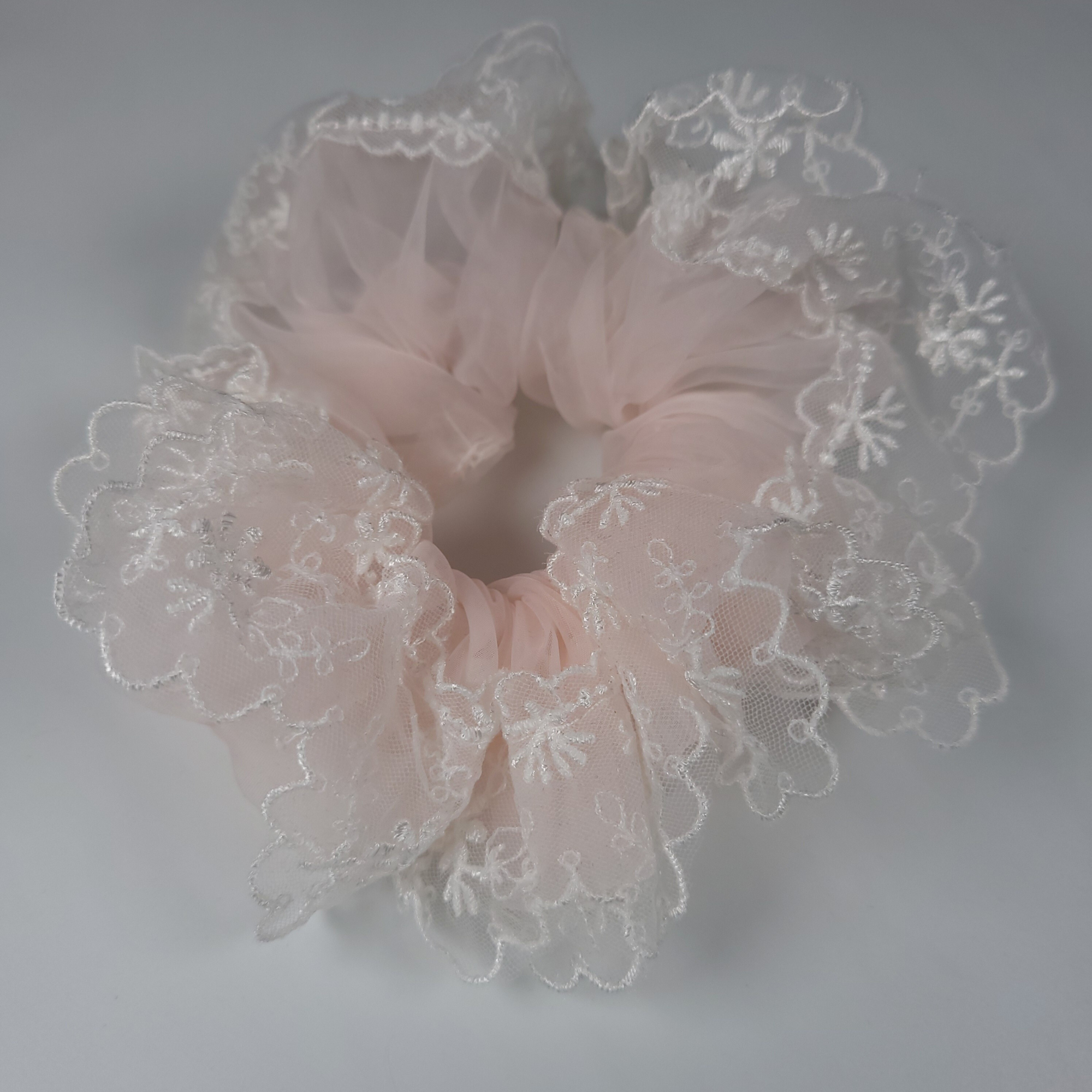 Chic Lace Scrunchie Pink 