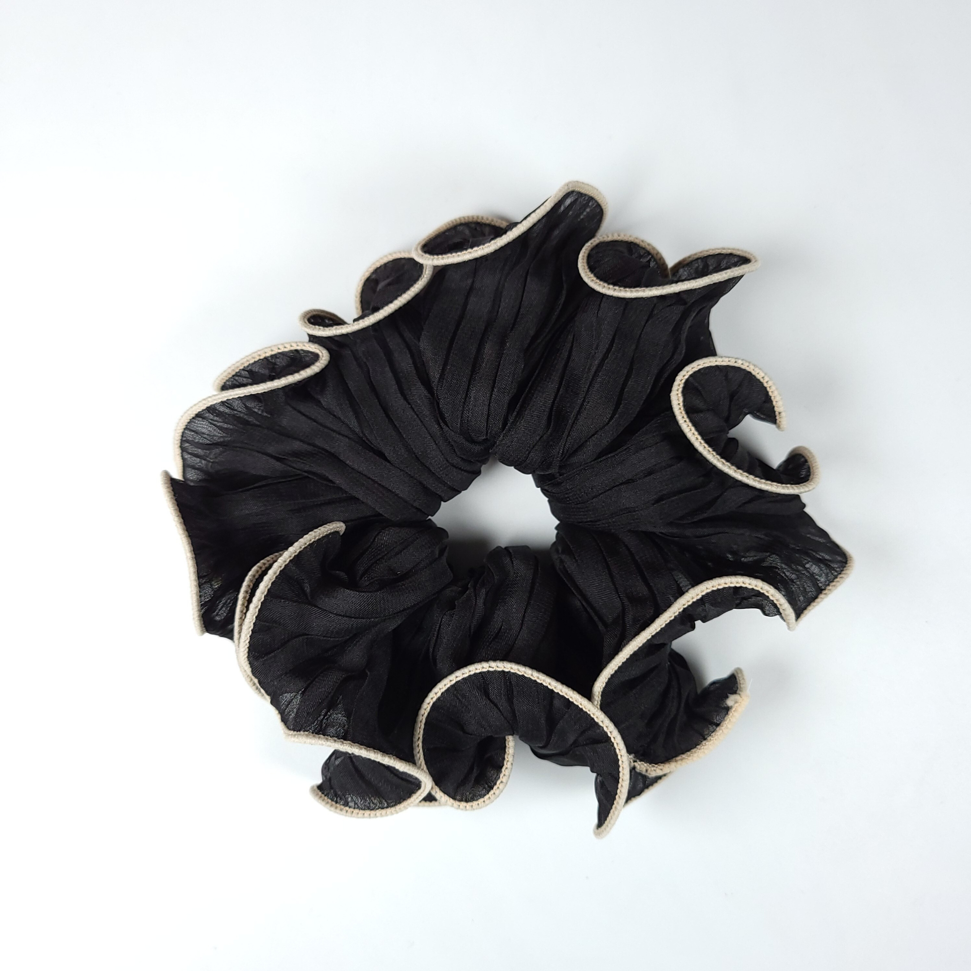 Classy Border Scrunchie Black