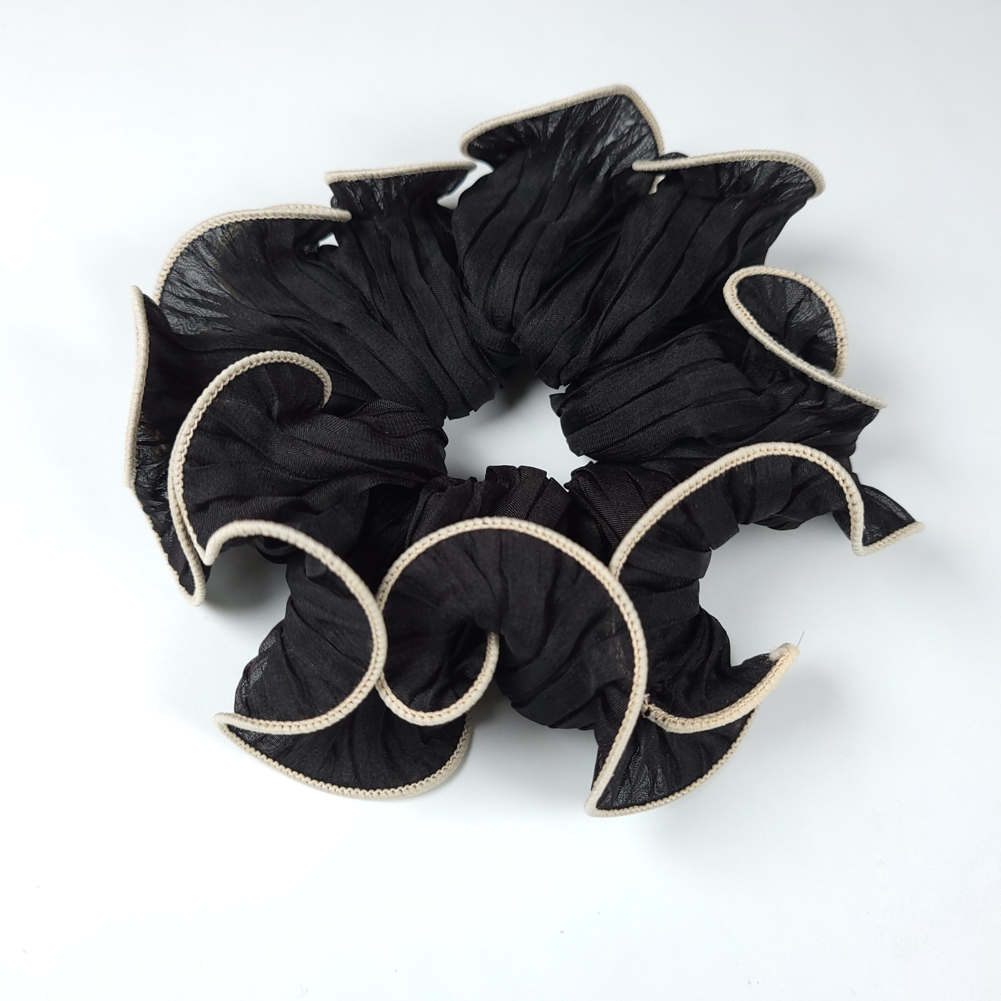 Classy Border Scrunchie Black