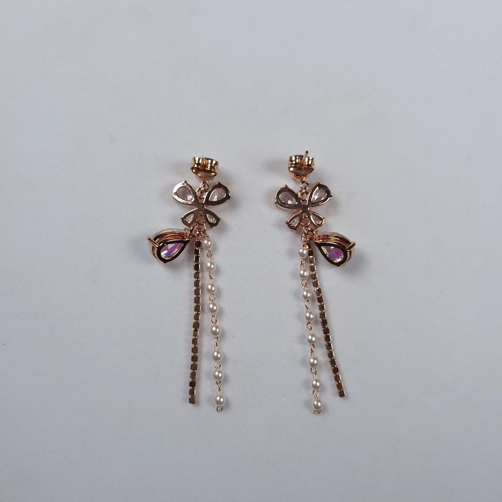 Pearls Of Korea Crystal Trail Classic Earring