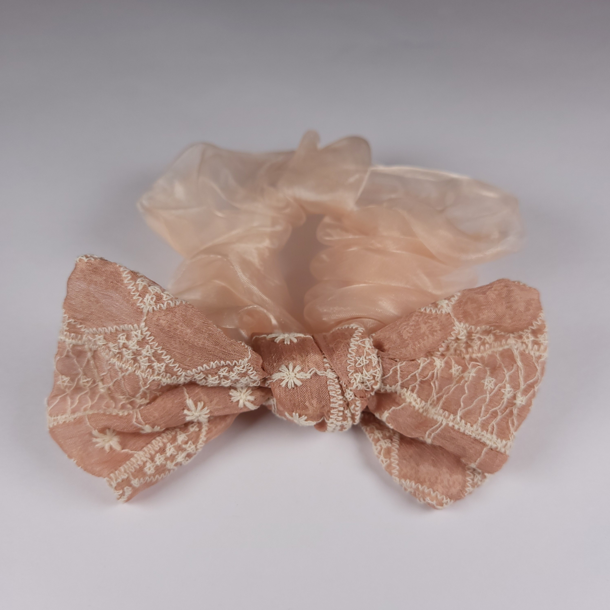 Elegant Bow Knot Pink