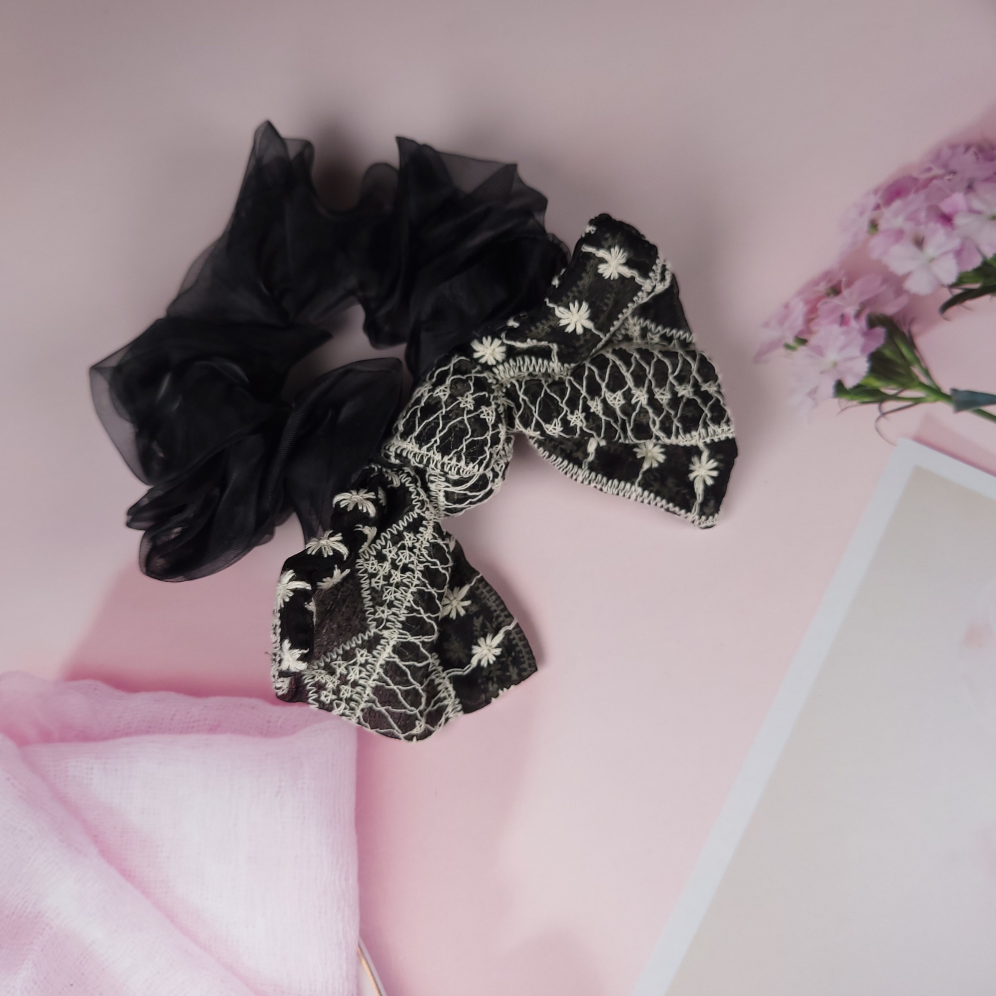 Elegant Bow Knot Black