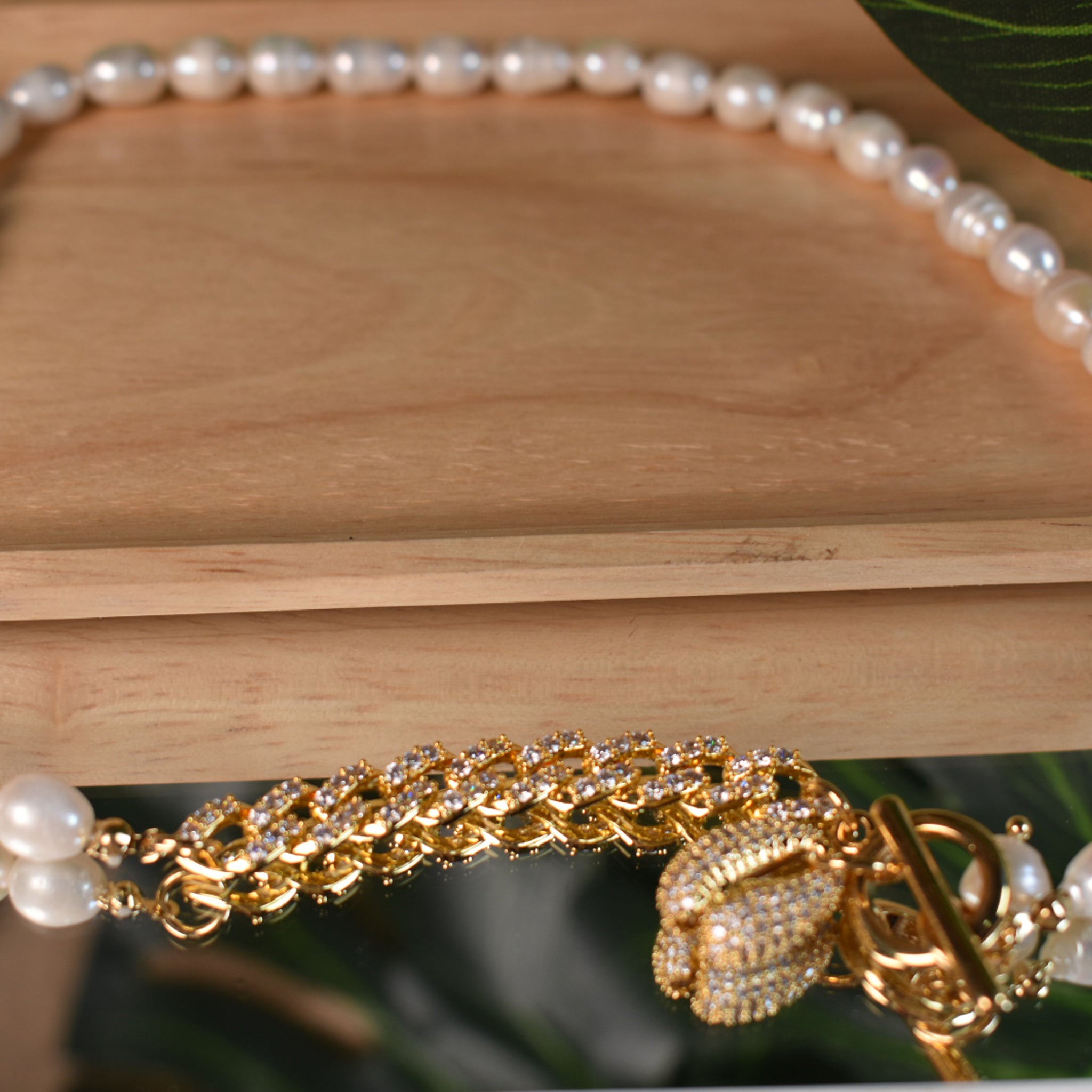 Pearls of Korea - White Pearl Golden Lock Necklace