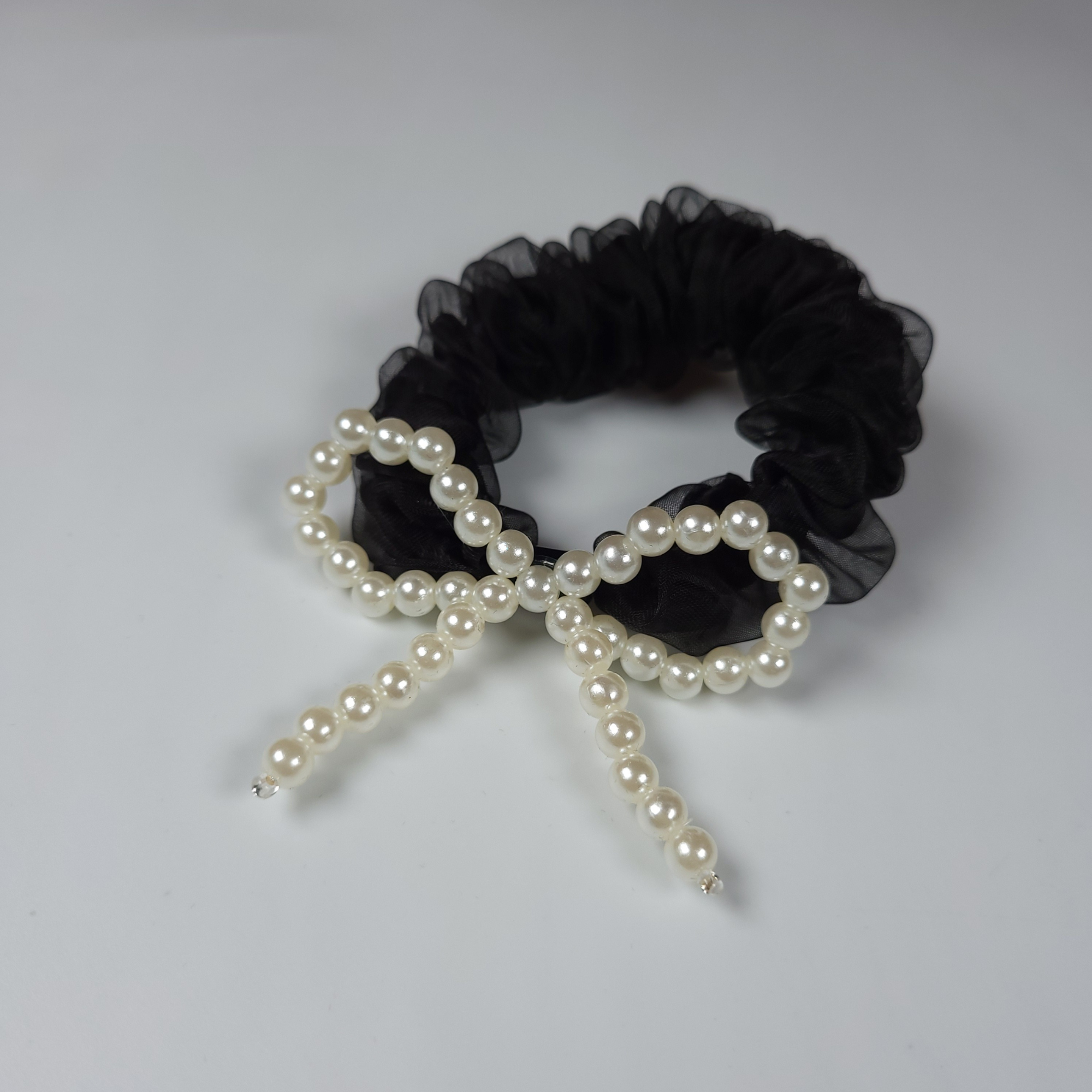 Graceful Bow Scrunchie White