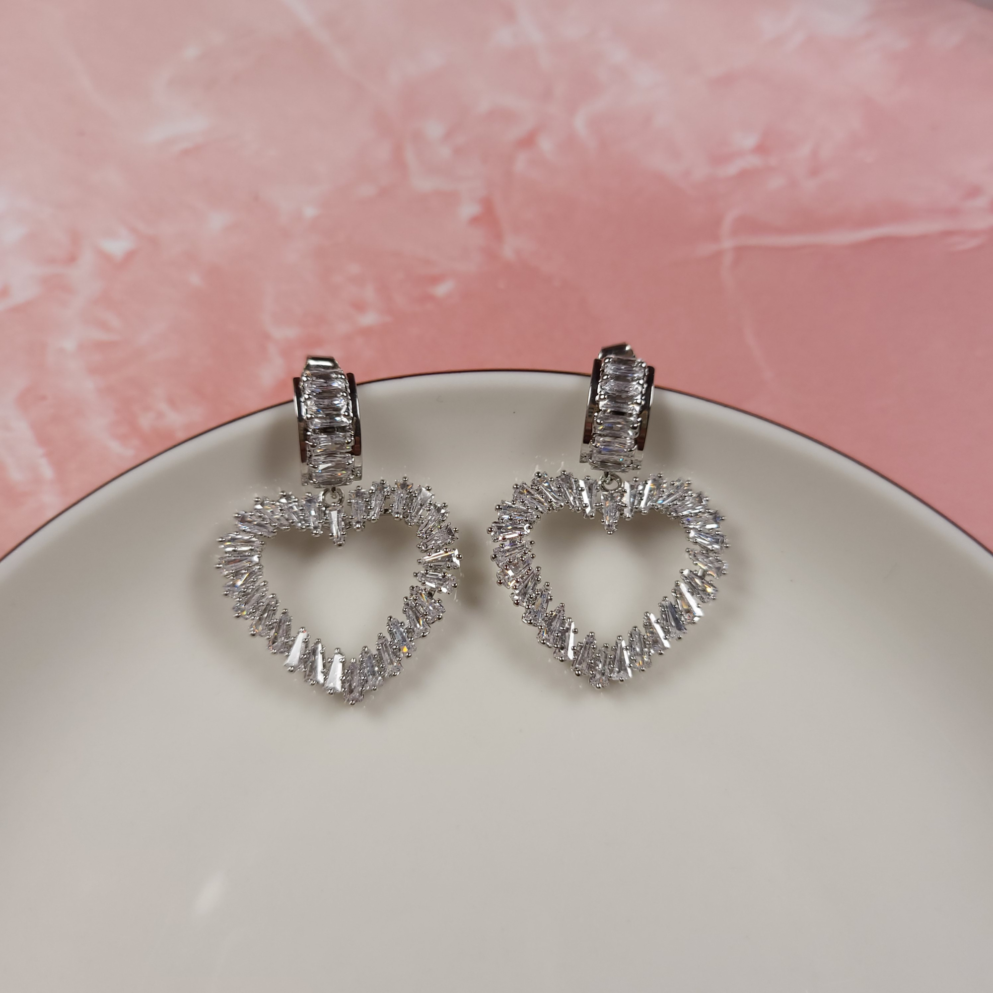 Heart Glow Classic Earrings