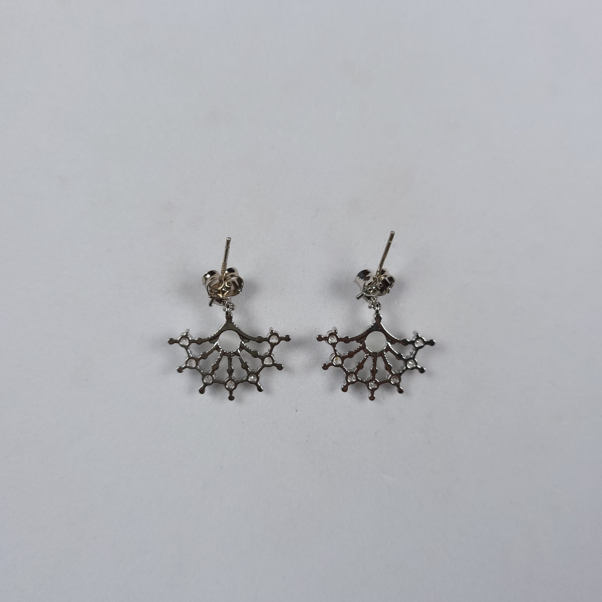 Pearls Of Korea Web Dangle Classic Earrings