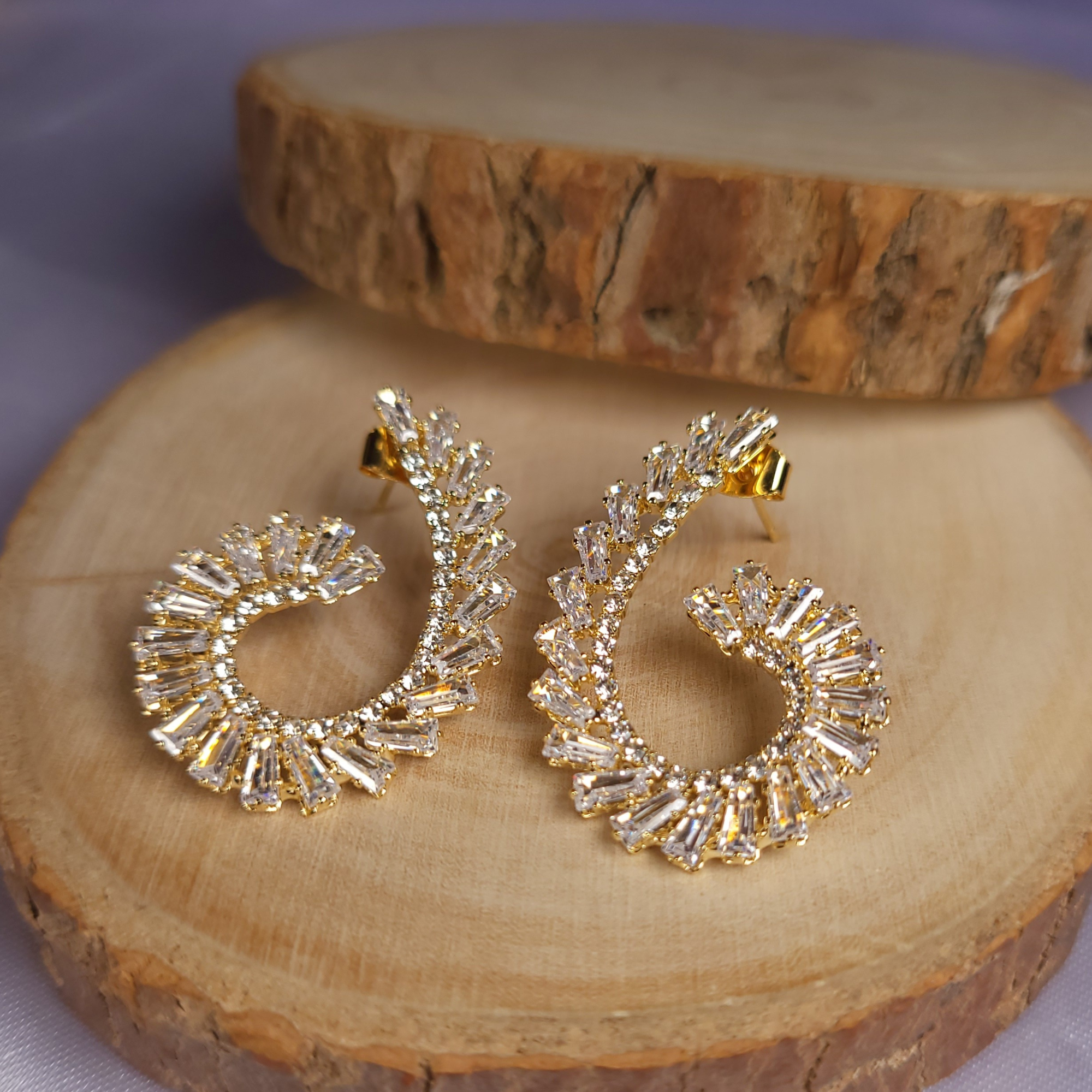 Pearls Of Korea Crystal Swirl Classic Earring