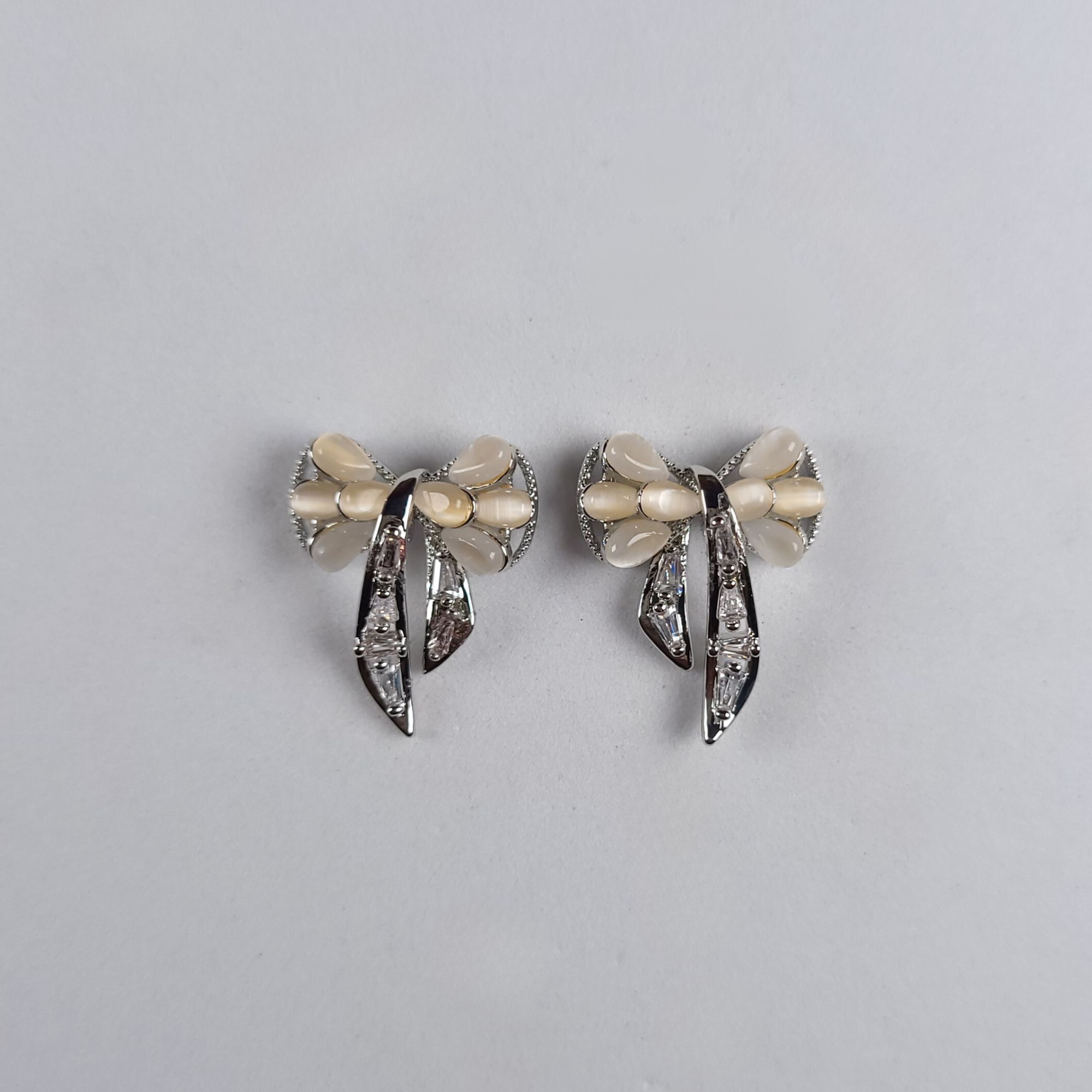 Ribbon Bead Classic Earring