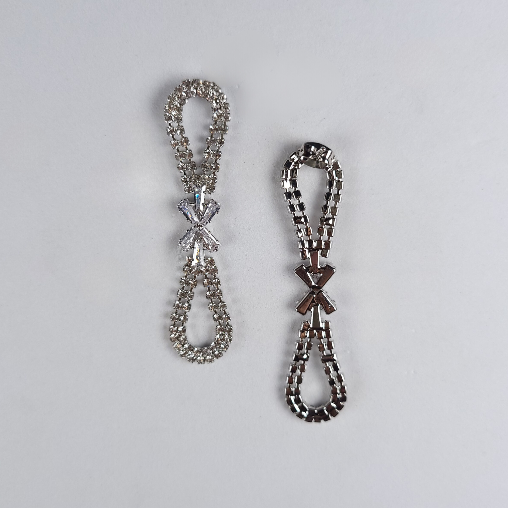 Infinity Bow Classic Earring