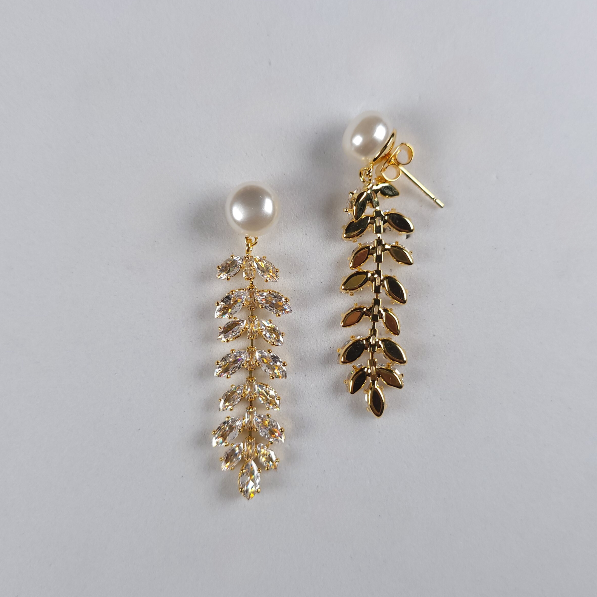 Crystal Leaf Classic Earring