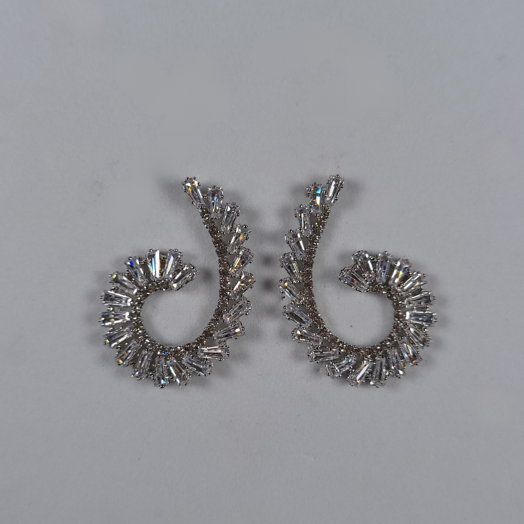 Pearls Of Korea Crystal Swirl Classic Earring