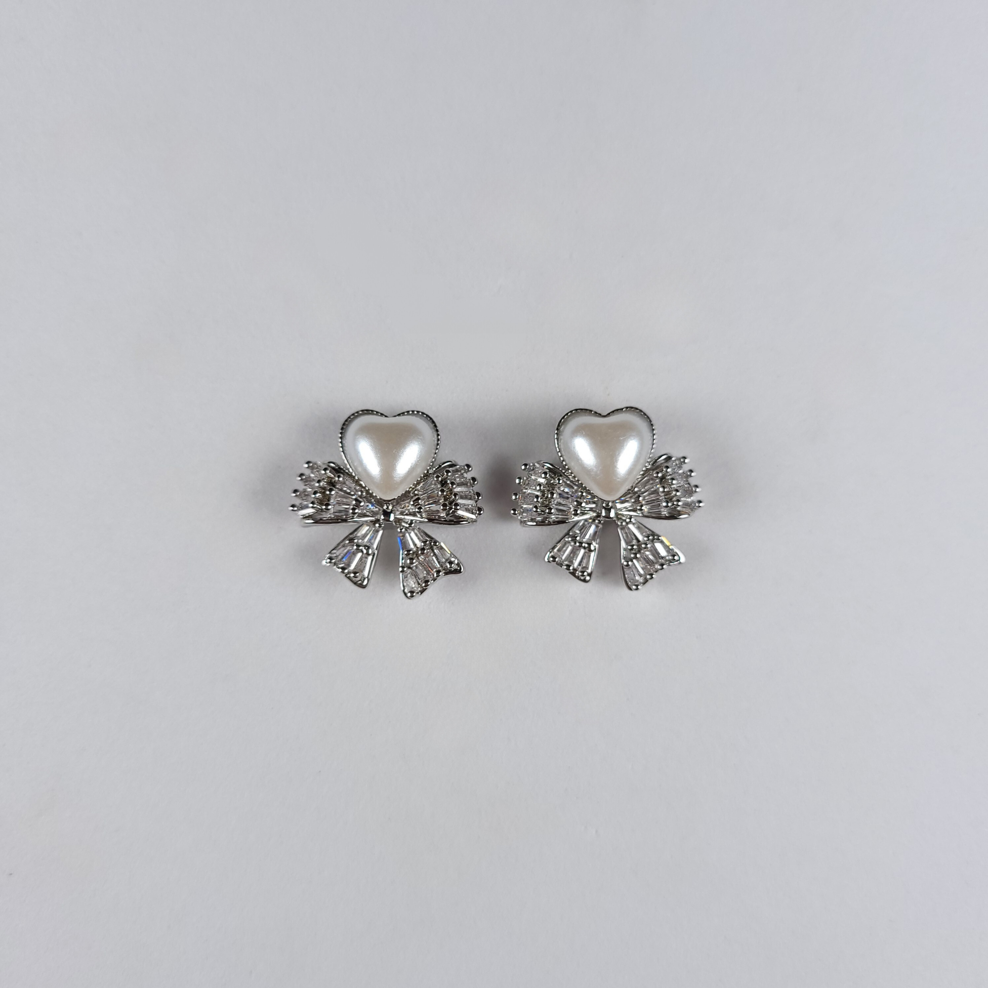 Ribbon Heart Classic Earring