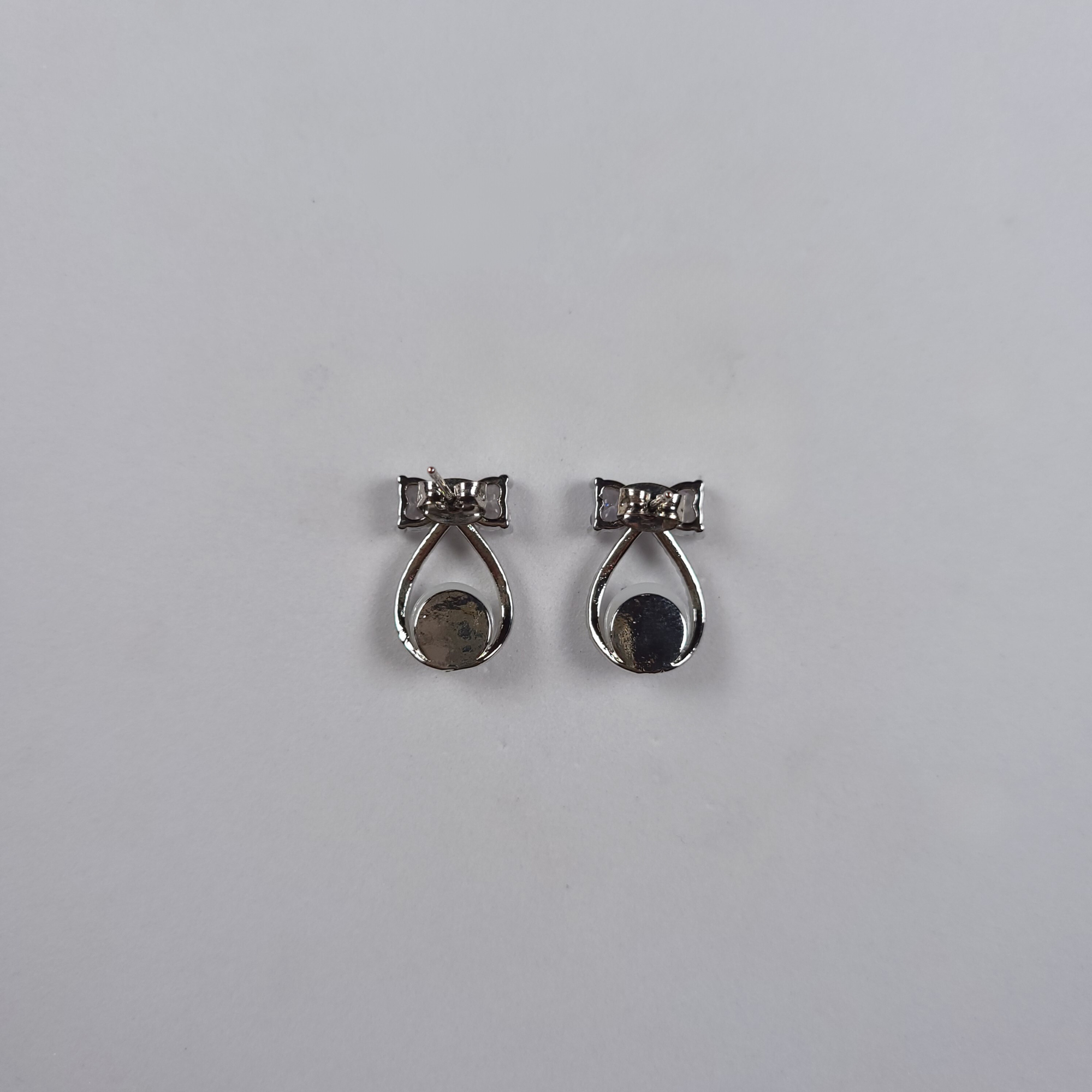 Pearls Of Korea Bow Loop Classic Earring