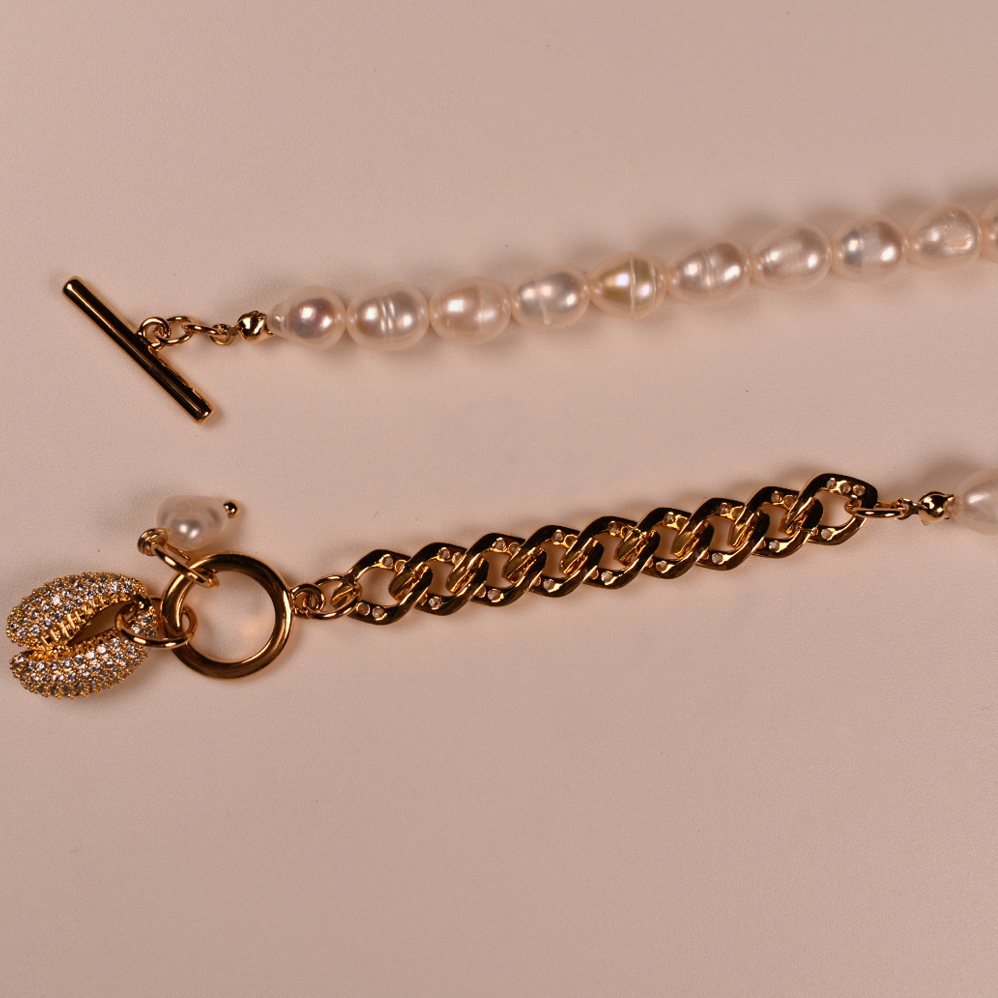 Pearls of Korea - White Pearl Golden Lock Necklace