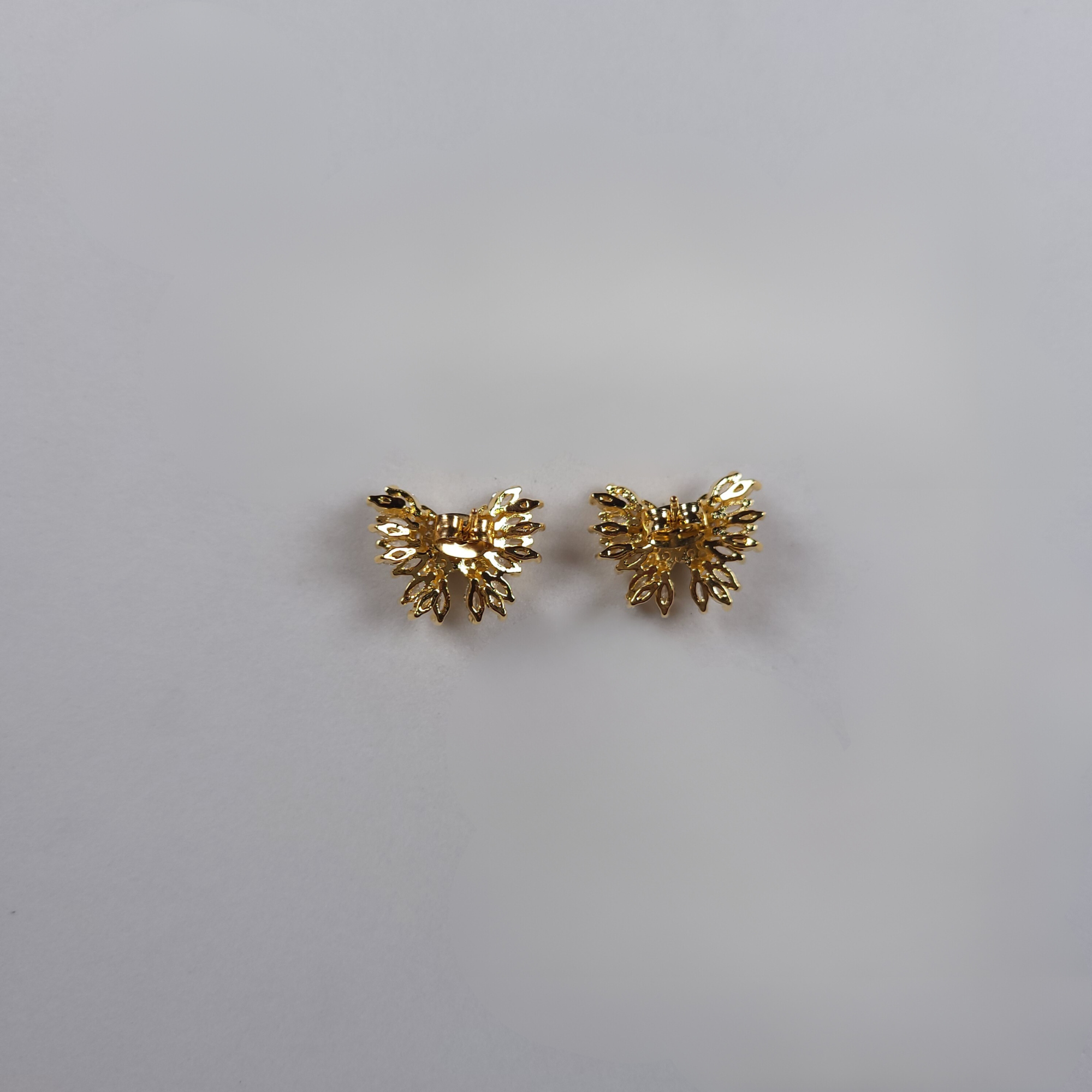 Pearls Of Korea Butterfly Stud Classic Earrings