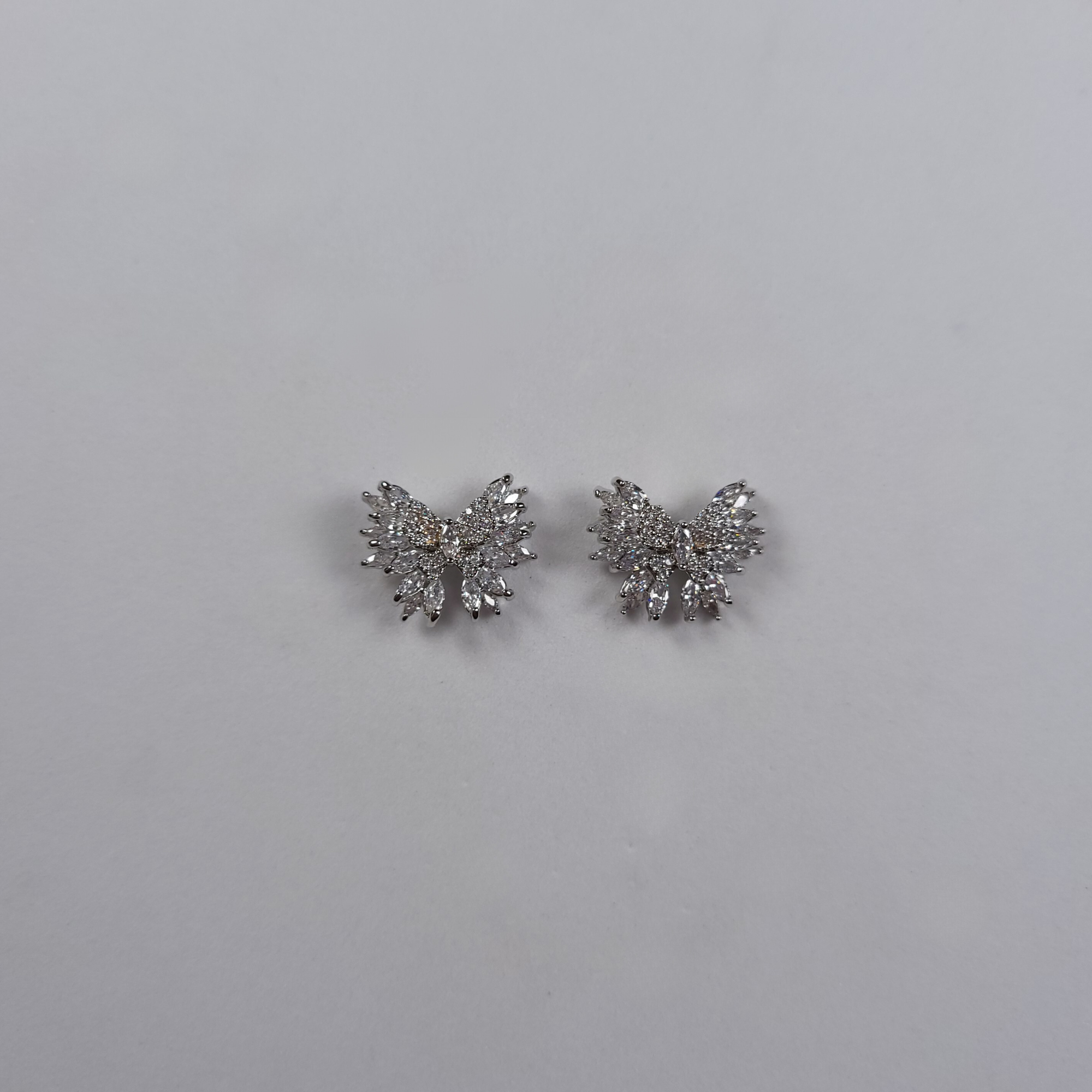 Pearls Of Korea Butterfly Stud Classic Earrings