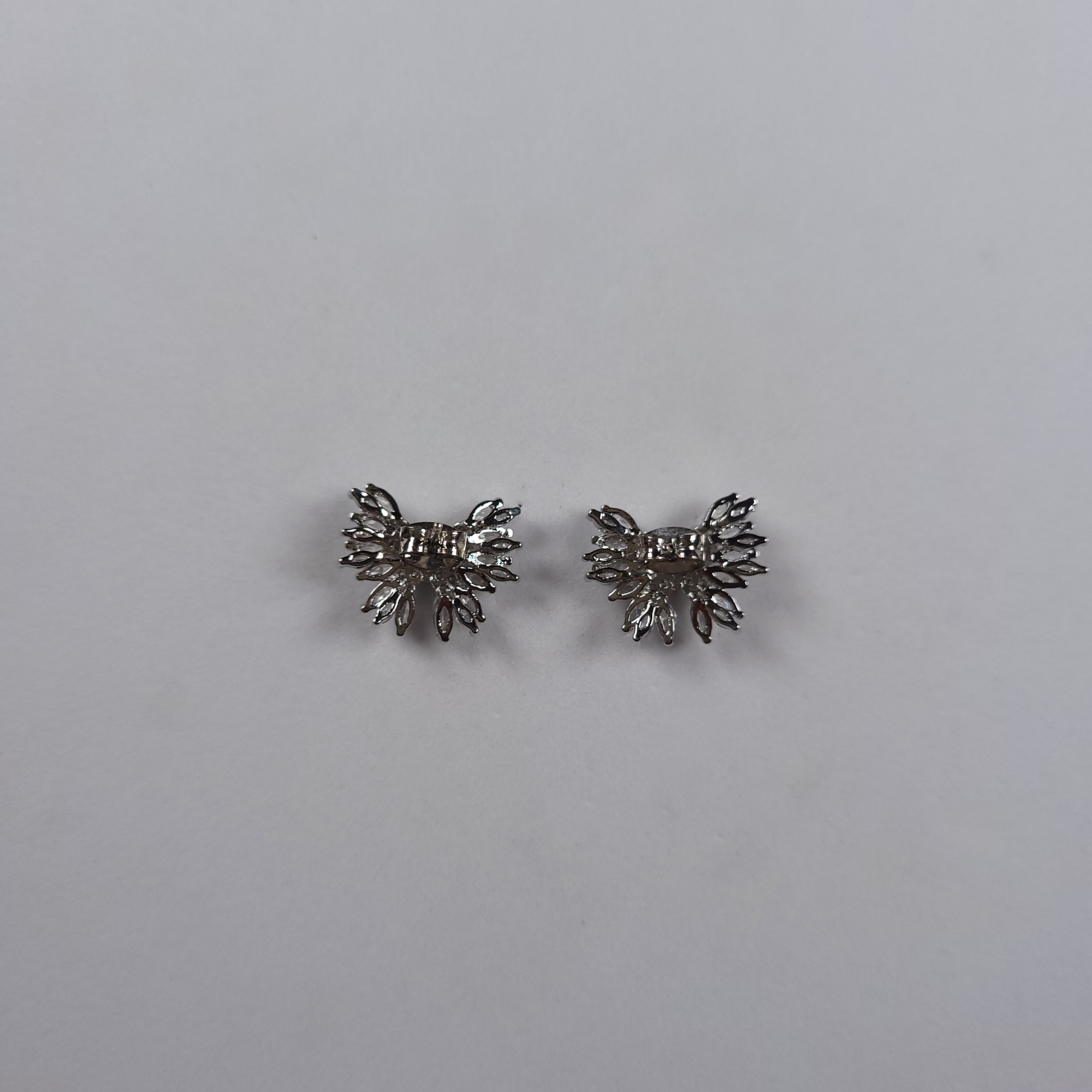 Pearls Of Korea Butterfly Stud Classic Earrings