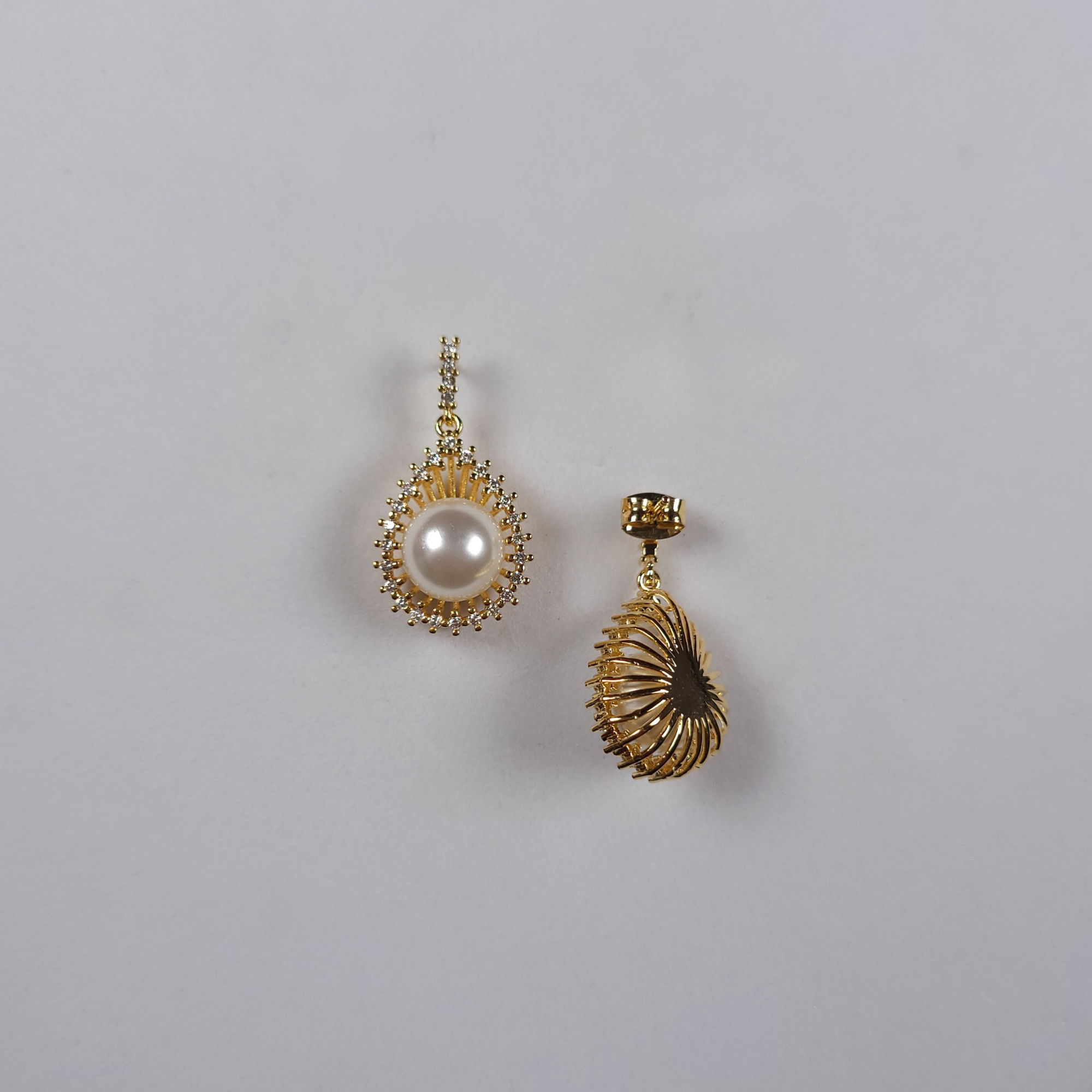 Radiant Pearl Classic Earrings