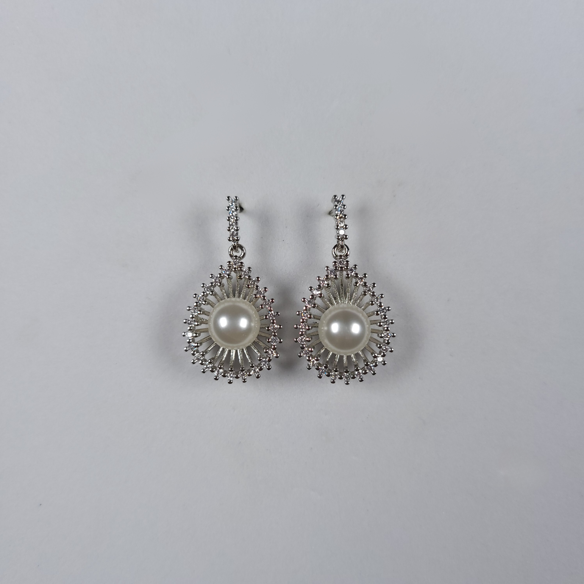 Pearls Of Korea Radiant Pearl Classic Earrings