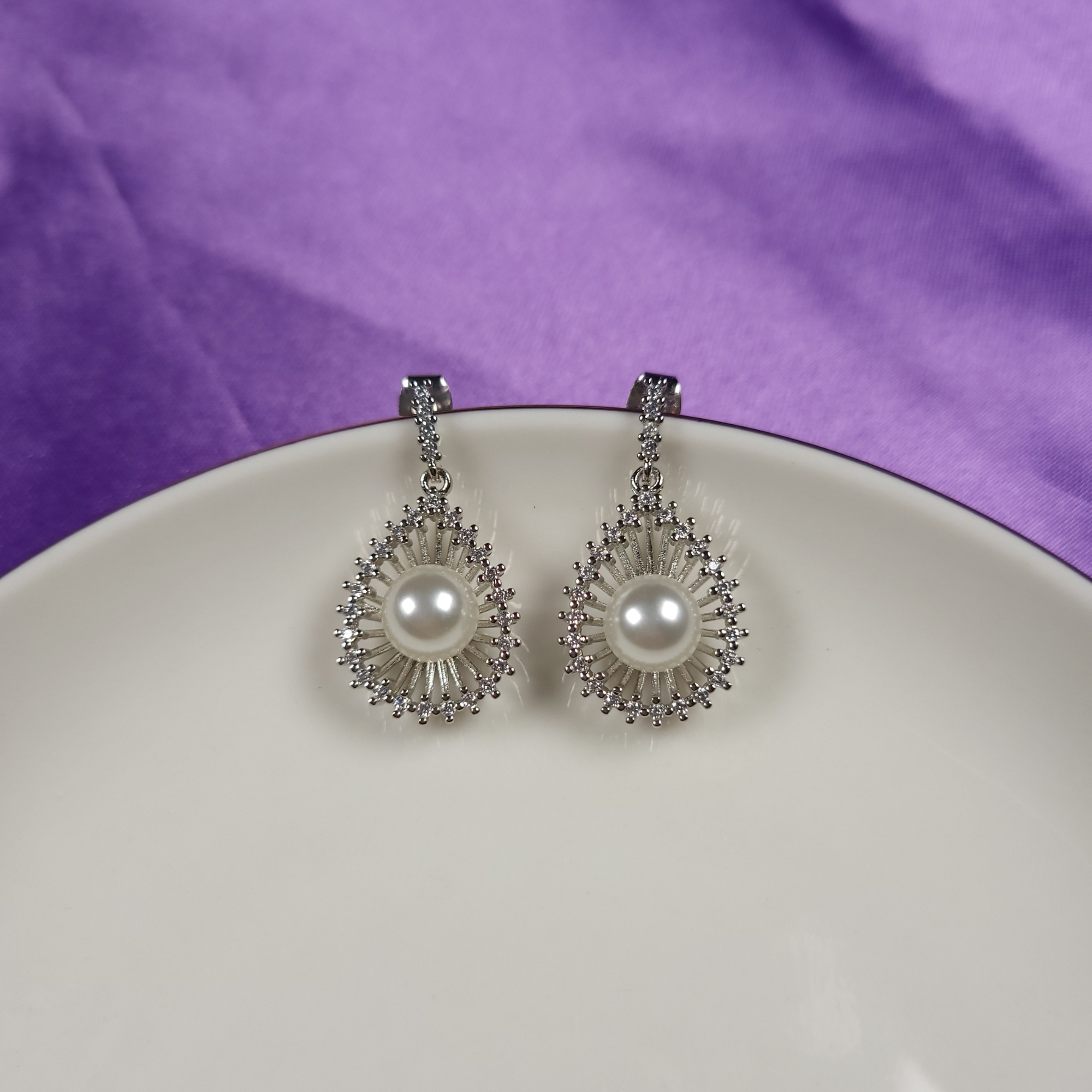 Pearls Of Korea Radiant Pearl Classic Earrings