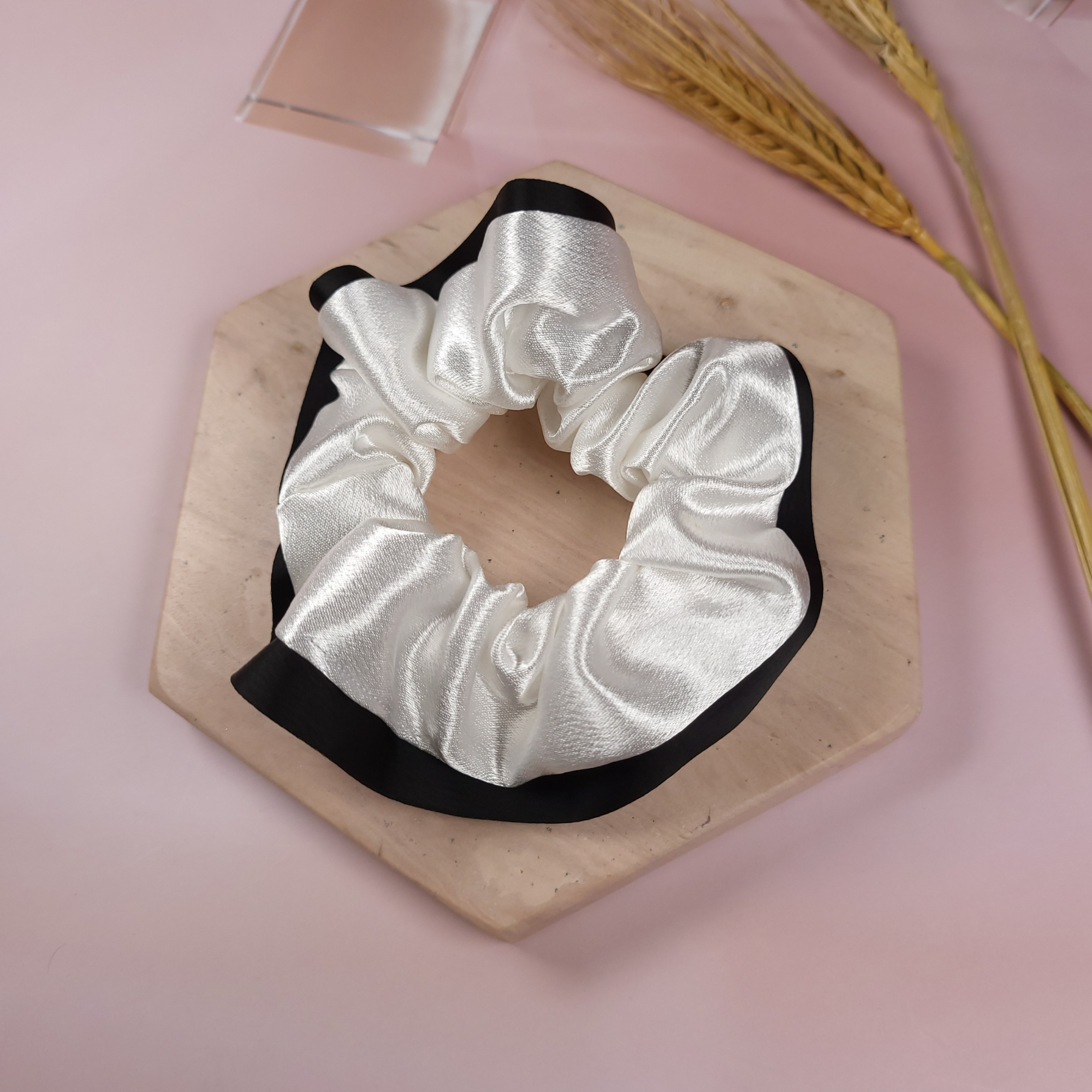 Silk Noir Scrunchie White