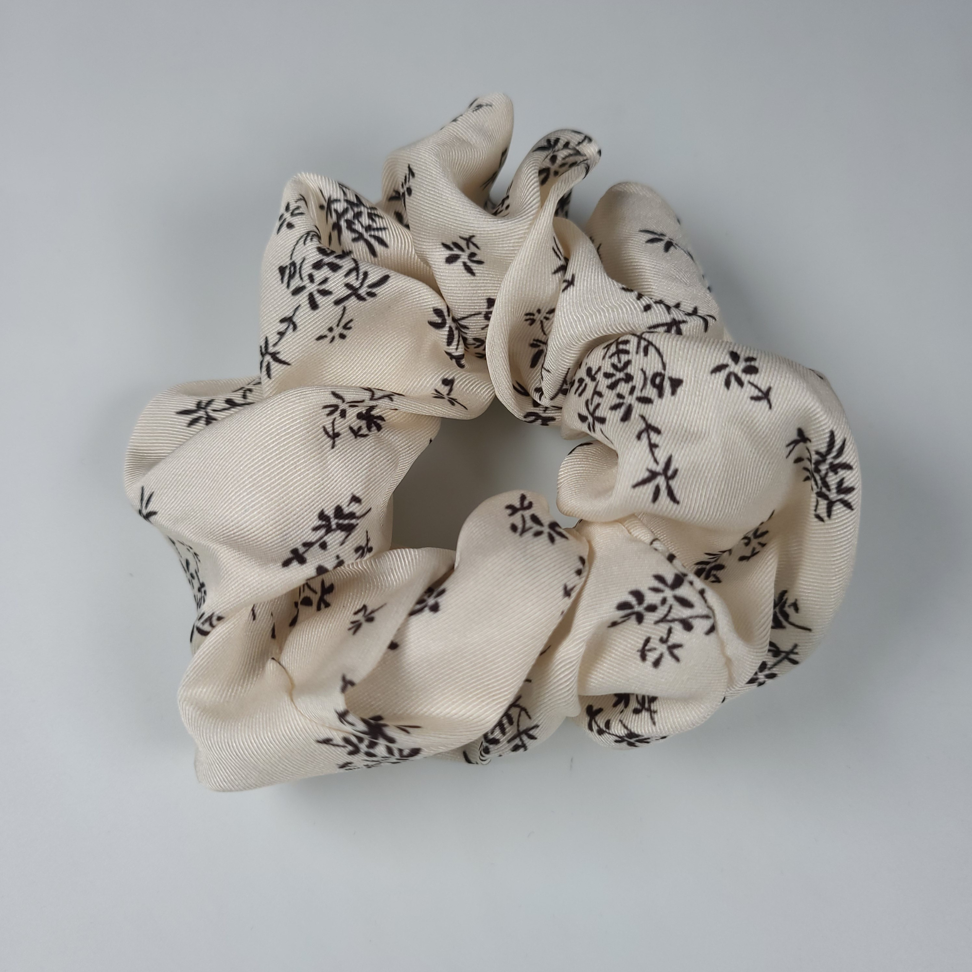 Silk Noir Scrunchie Dark White