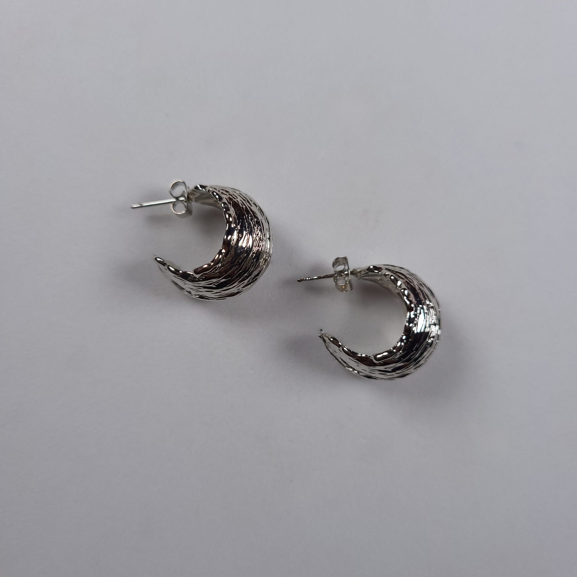 Pearls Of Korea Silver Hoop Classic Earrings