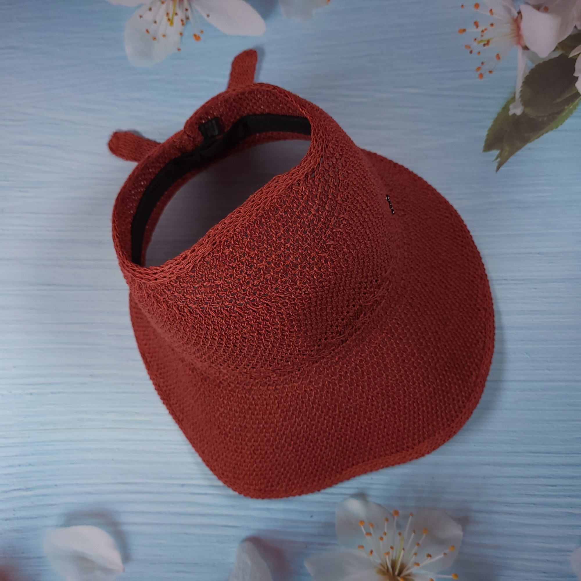 Sunlit Petals Hat - Soft Garnet