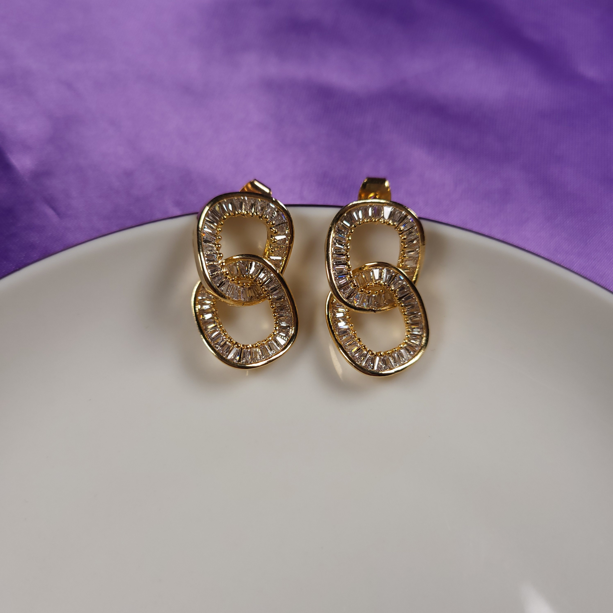 Pearls Of Korea Swirl Links Classic Earrings