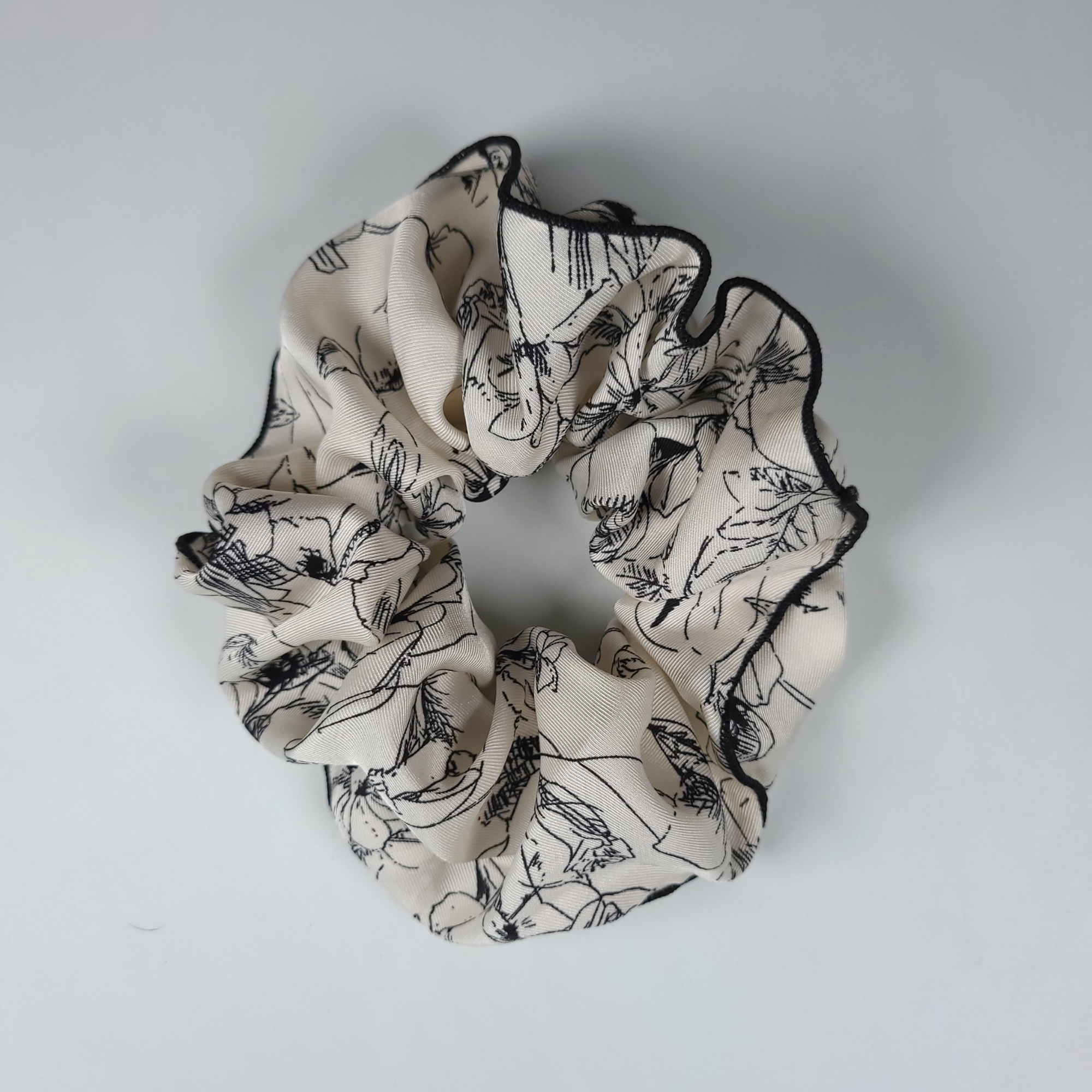 Timeless Scrunchies White