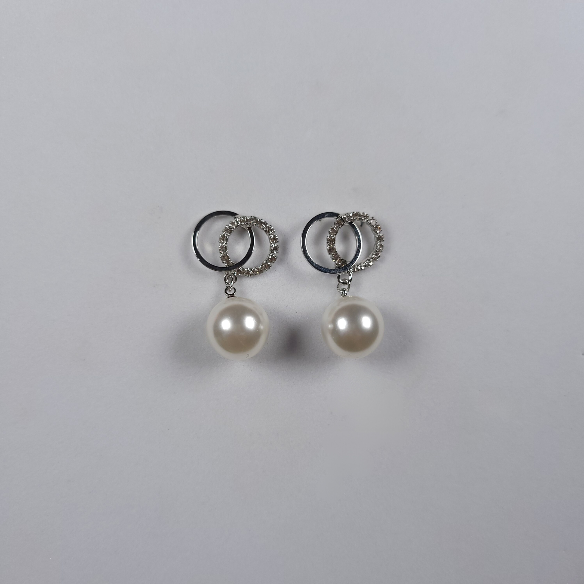 Vine Pearl Classic Earrings 