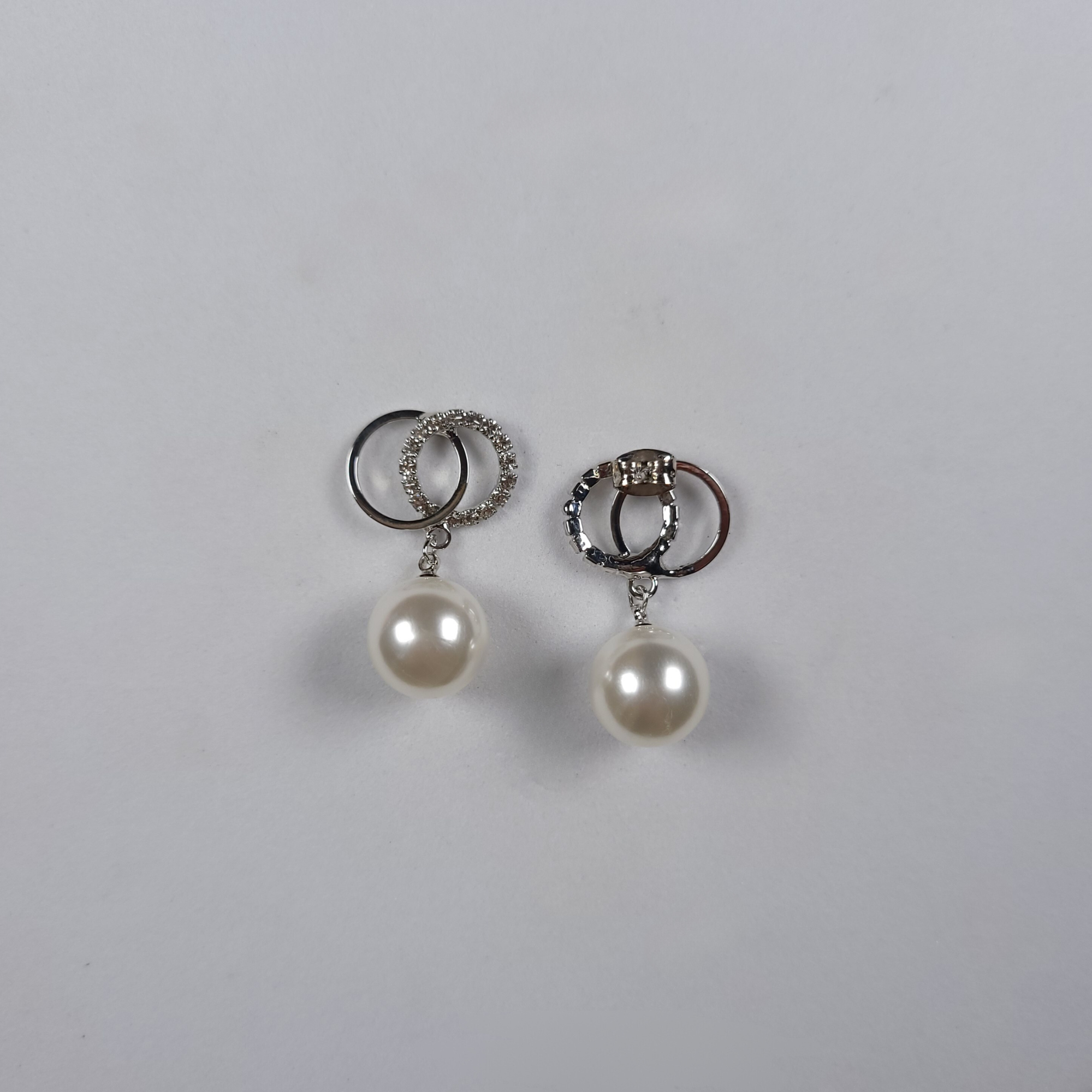 Vine Pearl Classic Earrings 