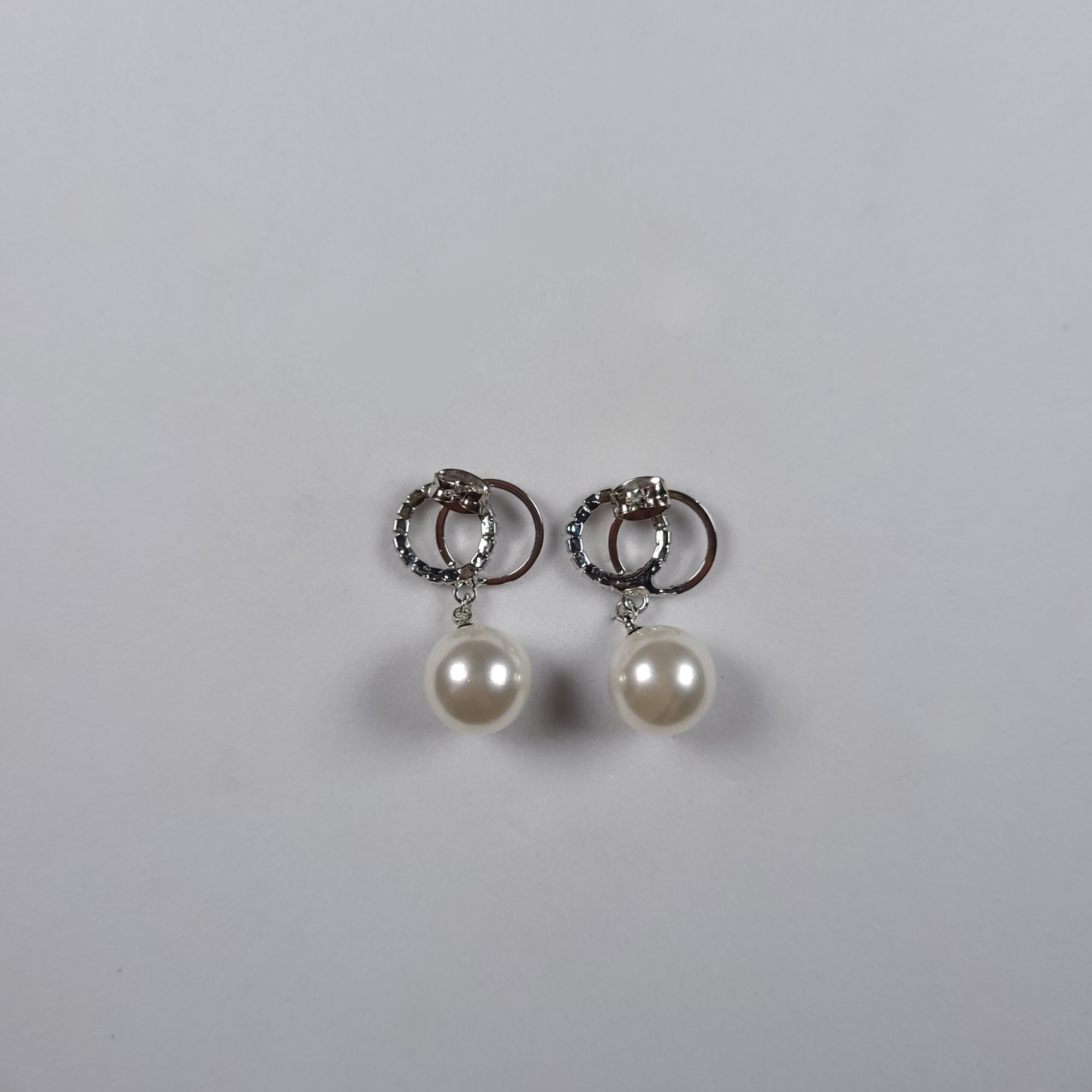 Vine Pearl Classic Earrings 