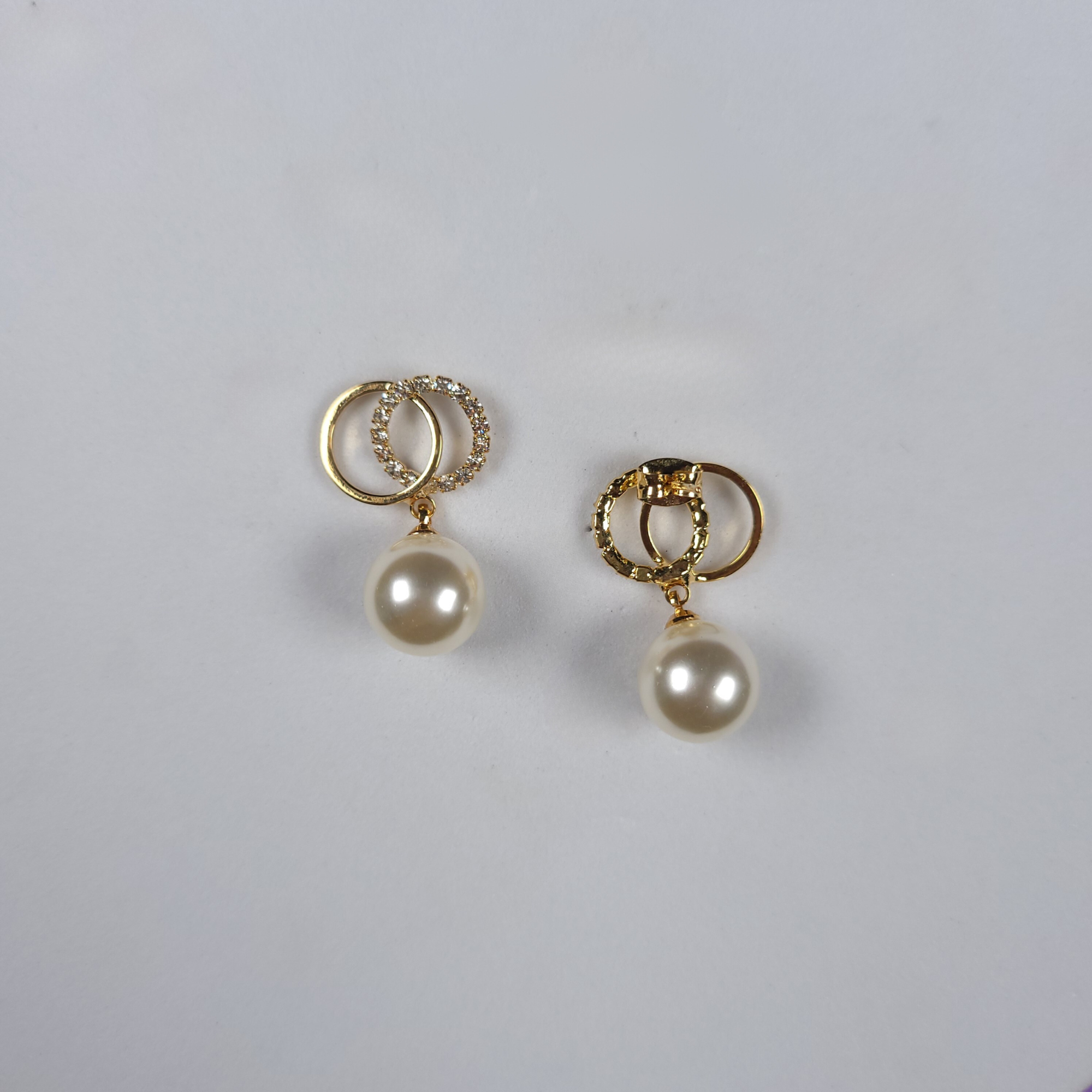 Pearls Of Korea Vine Pearl Classic Earrings